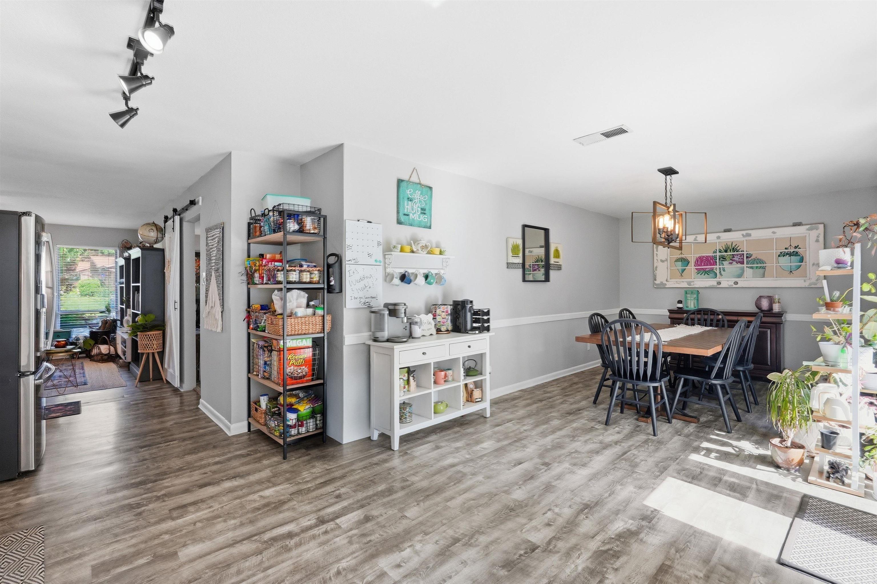 NORTH HILLS MANOR - Residential