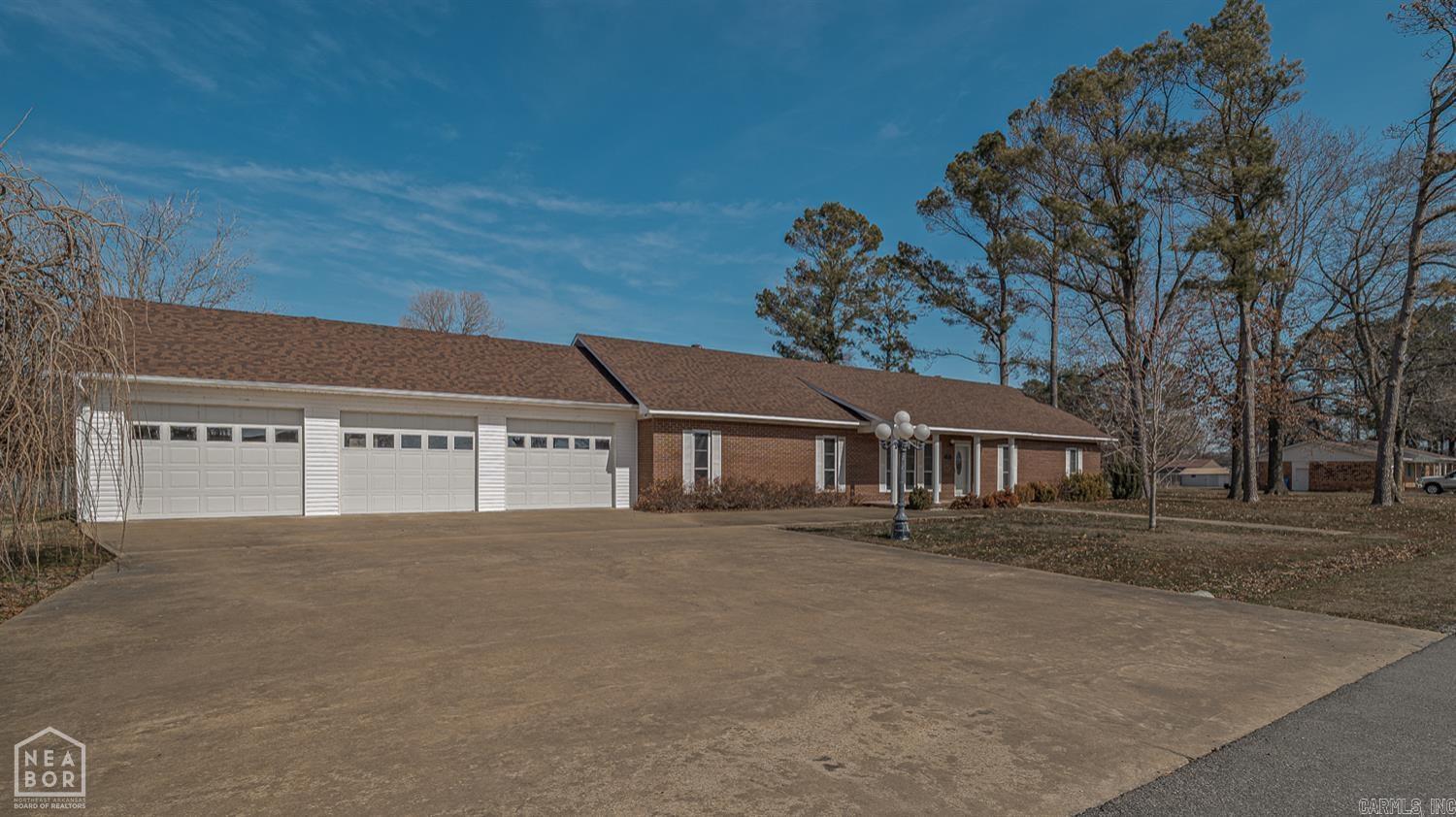 LYNNDALE - Residential