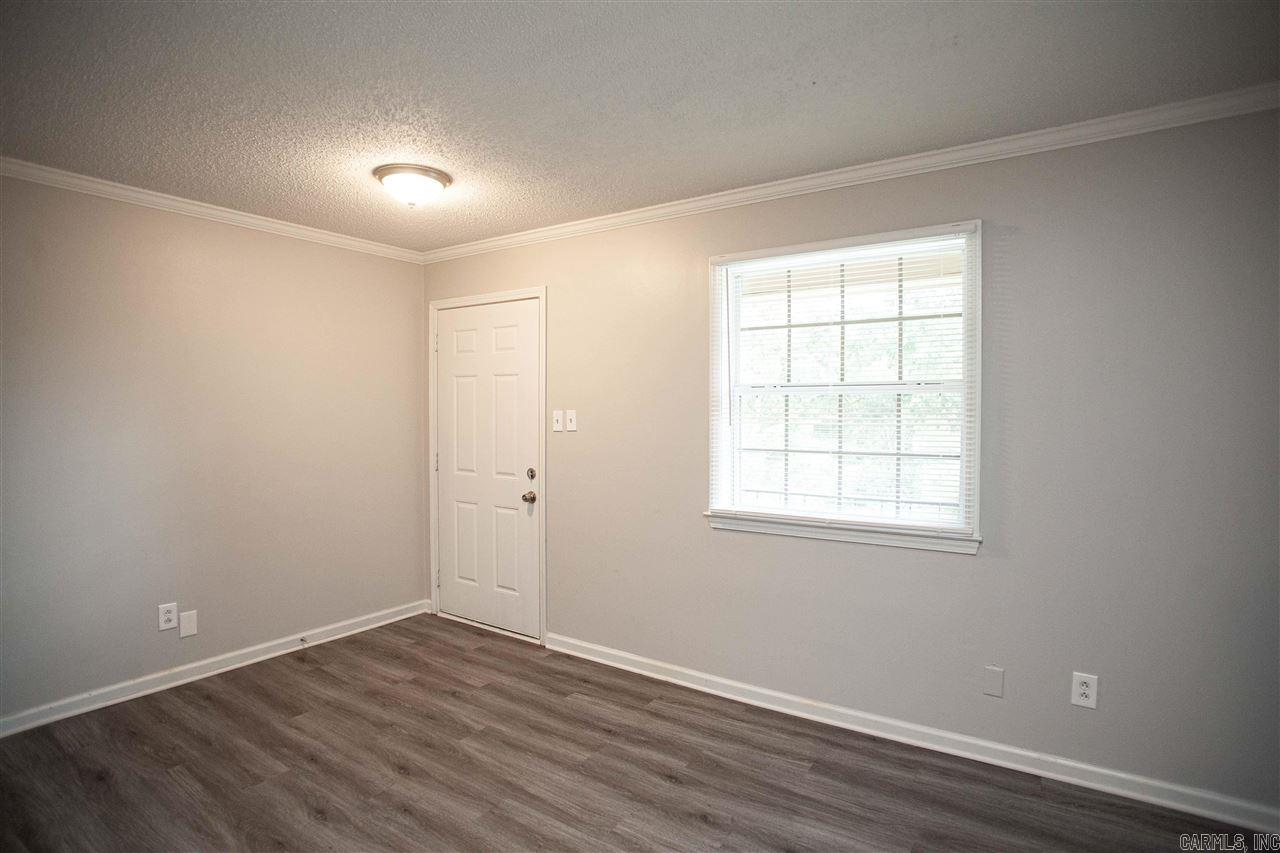 Move in ready 1bd/1ba apartment in Little Rock! This apartment is located close to everything, shopping, dining, and much more. Nice flooring, nice little kitchen. This property won't last long! The lease for this property is for 18 months and income has to be three times the amount of rent unless you have a housing voucher.