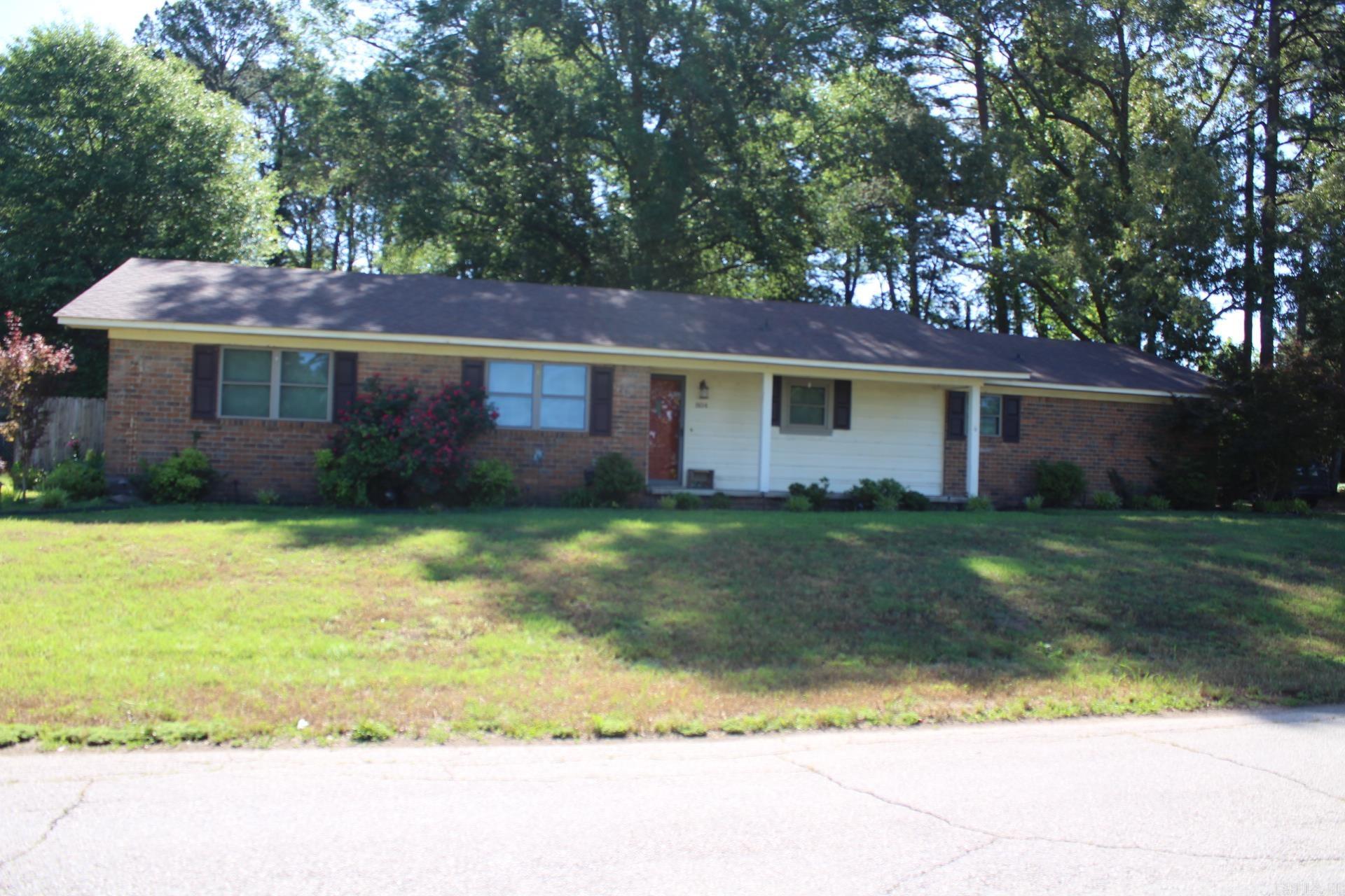 4 Bedroom, 3 baths with approx. 2559 Sq. Ft. of living space situated in the heart of Nashville.  Nice kitchen with plenty of storage (Gas range, microwave and refrigerator conveys with sell of home).  Home features two family areas with the main living having a wood burning fireplace.  Central A/C & Heat.  Auto lawn watering system.