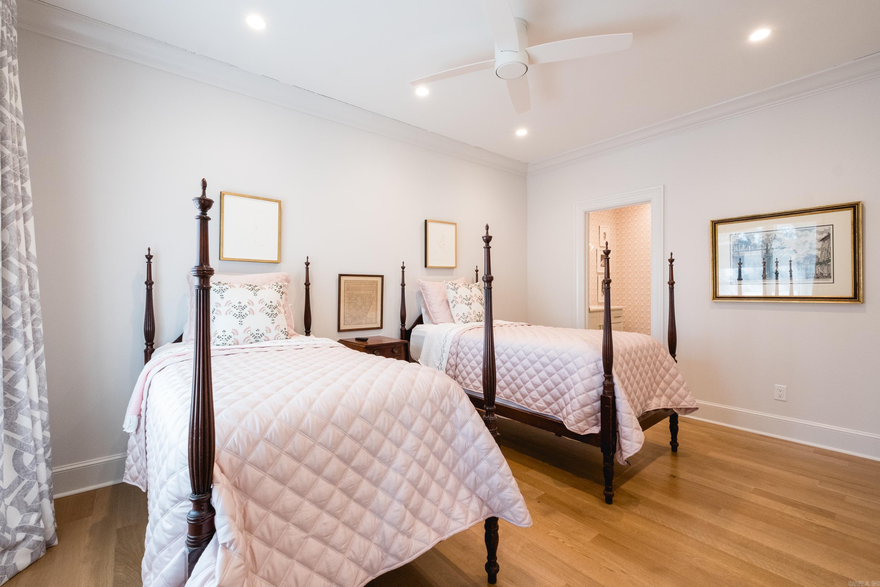 CLIFFEWOOD - Residential