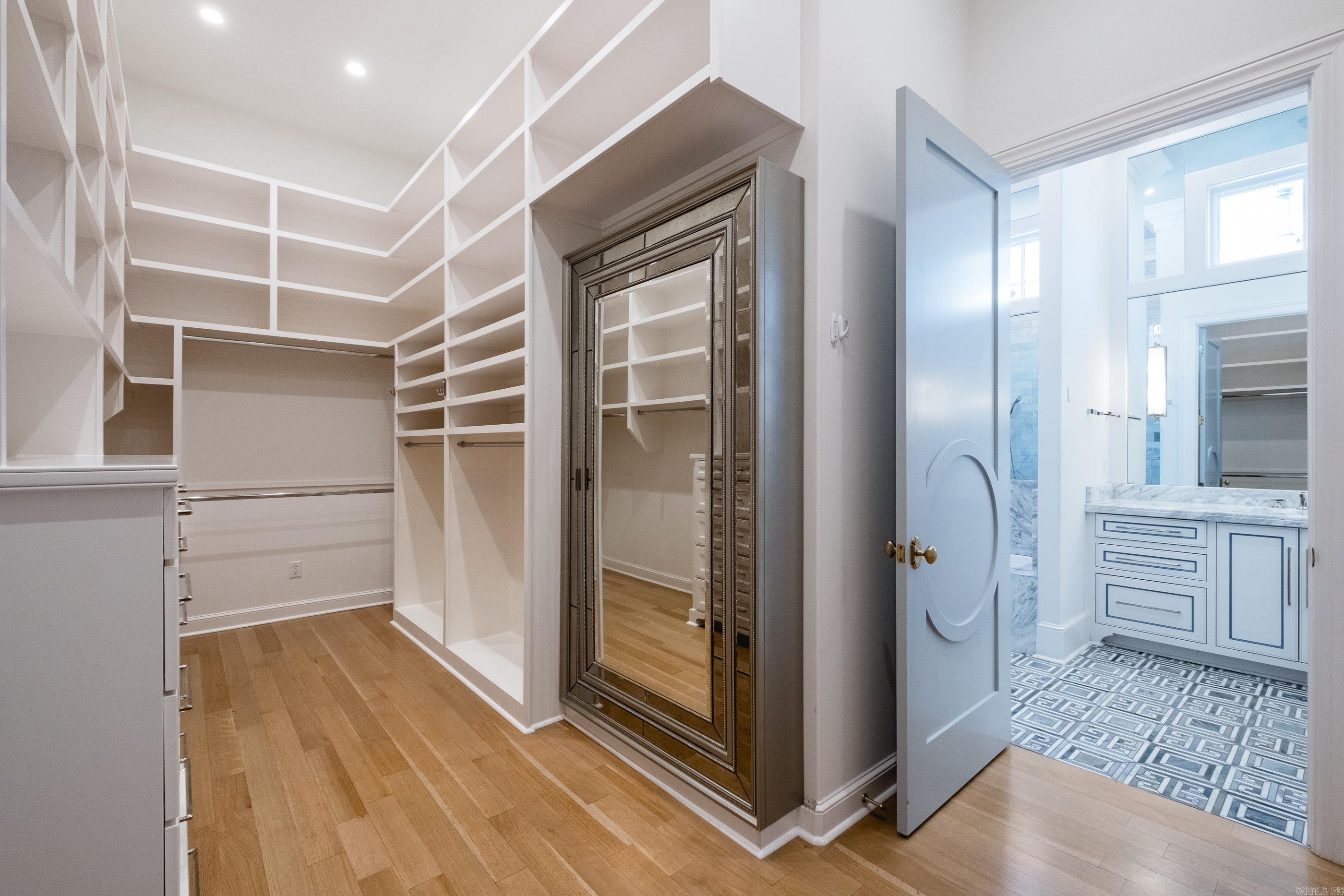 CLIFFEWOOD - Residential