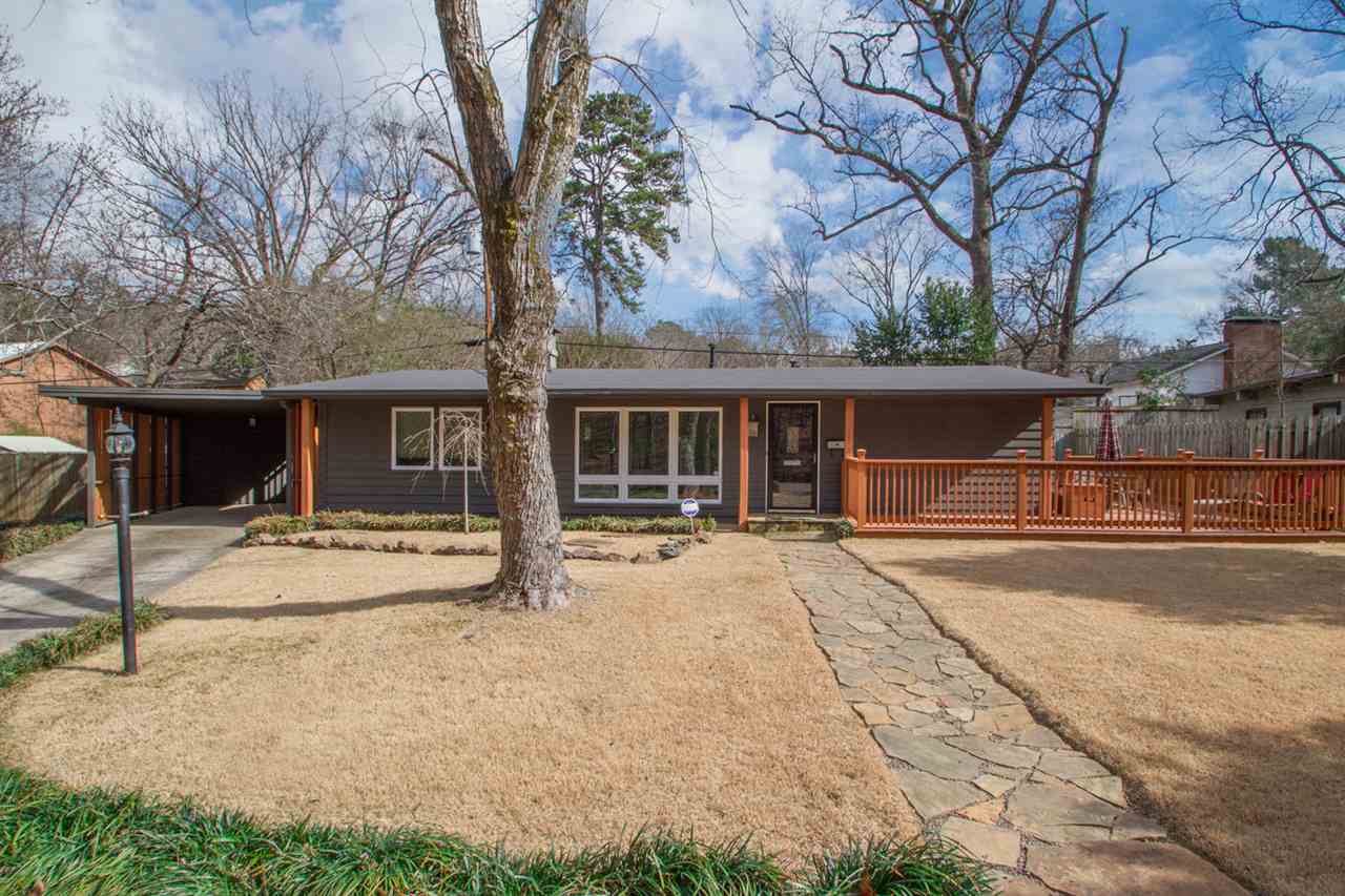 Fantastic home in Kingwood!  Updated, open floor plan, gorgeous kitchen with beautiful granite countertops, stainless appliances, 2 living areas.  Wonderful deck off of the master bedroom wraps around the front of the house.  So many updates. AC, hot water heater approx. 3 years old. Great location!  Come see!