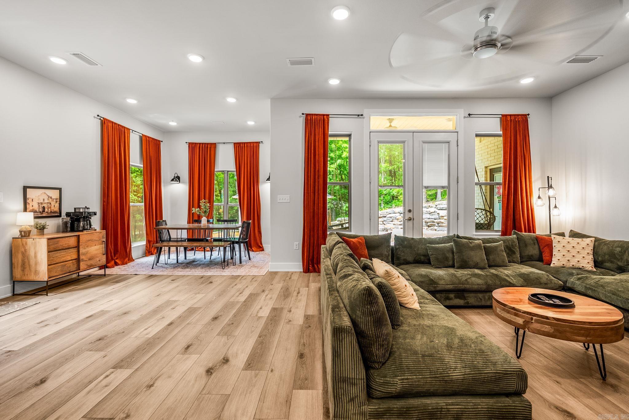 EAGLE RIDGE ESTATES - Residential