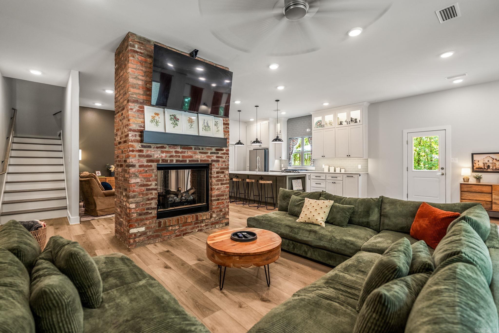 EAGLE RIDGE ESTATES - Residential