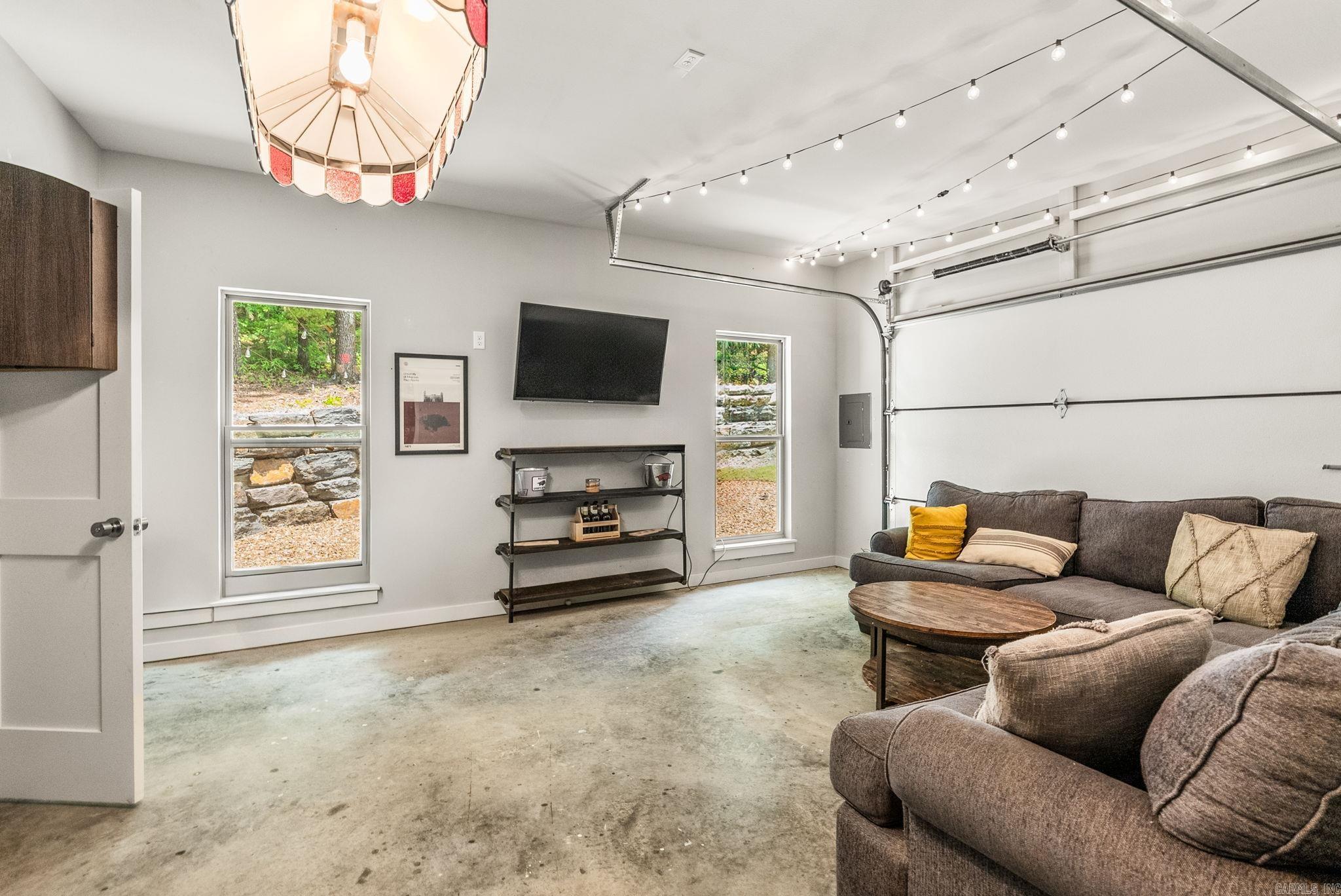 EAGLE RIDGE ESTATES - Residential