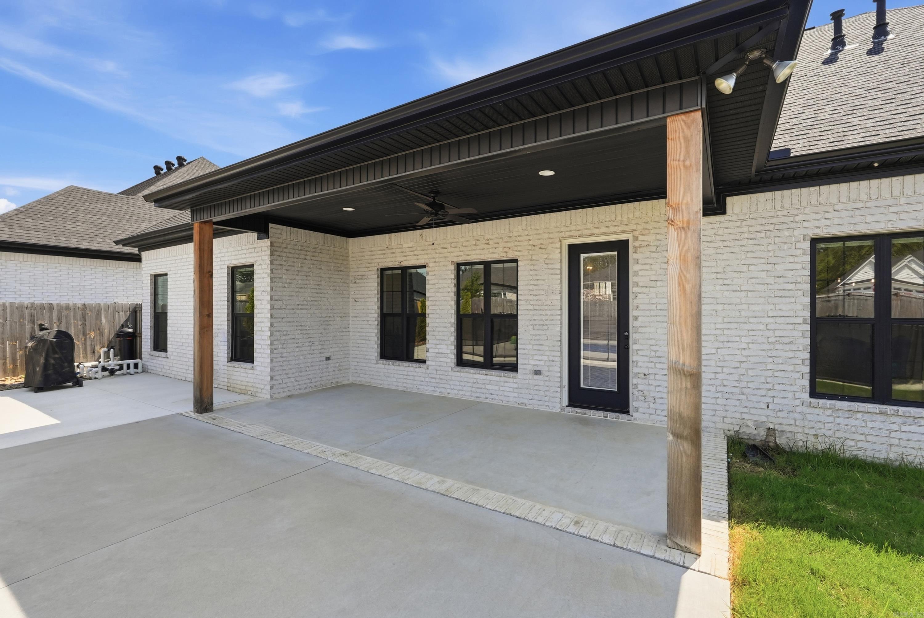IVY PLACE - Residential
