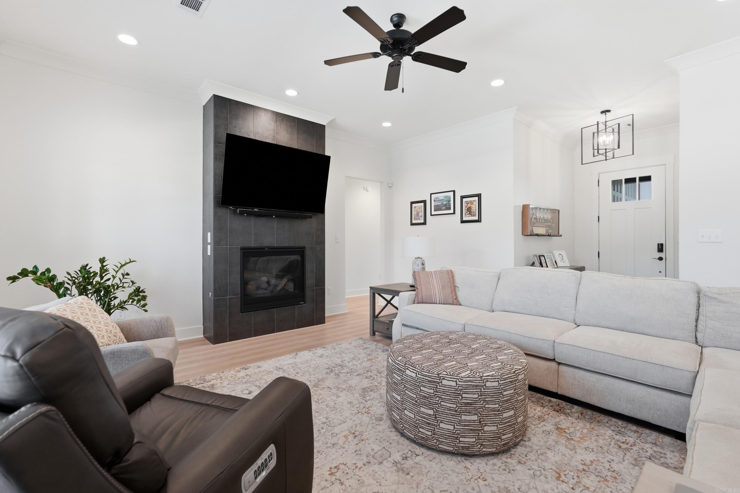 IVY PLACE - Residential