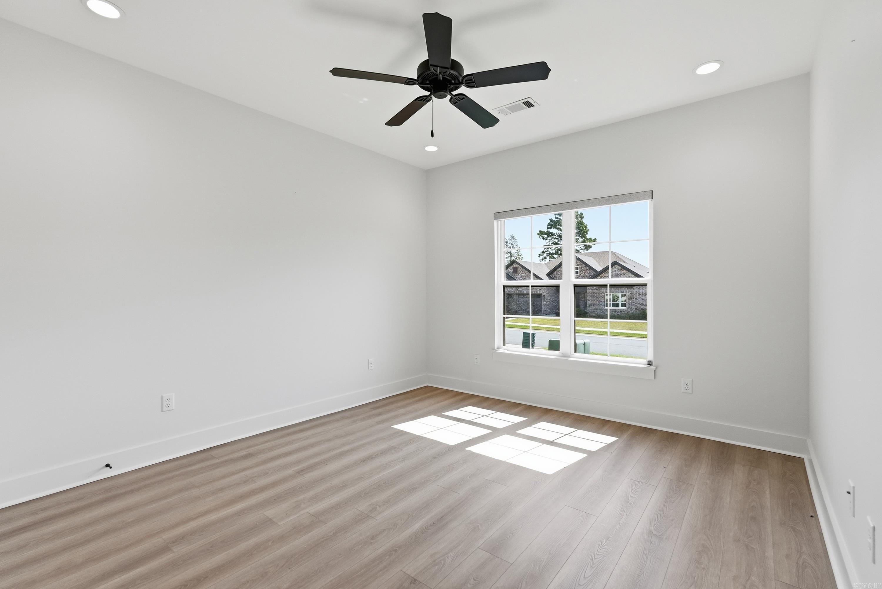 IVY PLACE - Residential