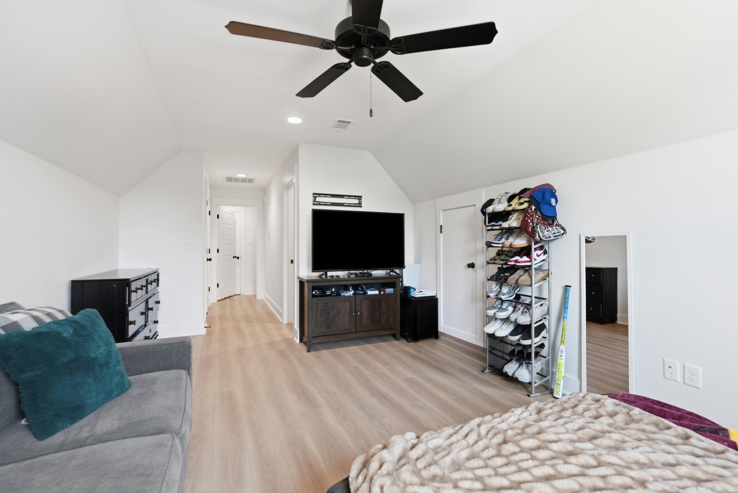 IVY PLACE - Residential