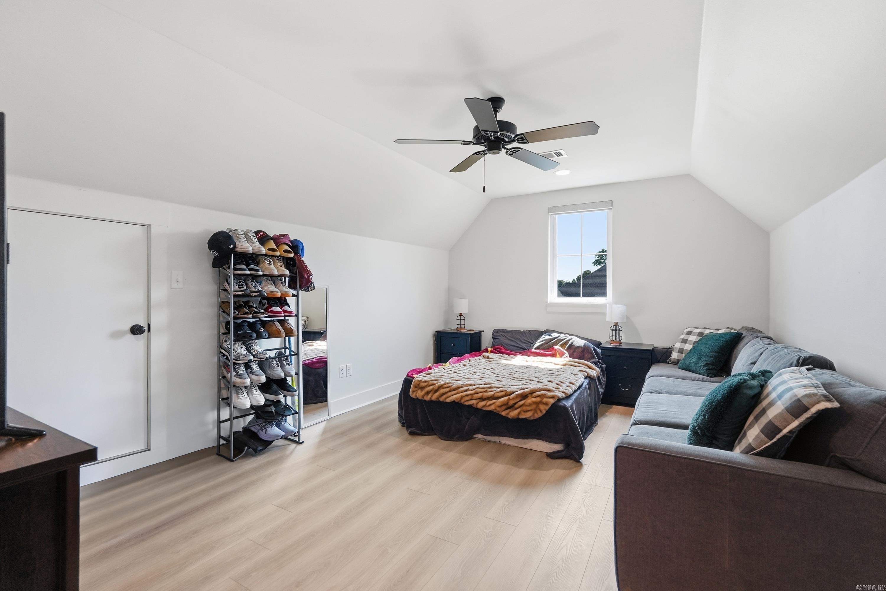 IVY PLACE - Residential