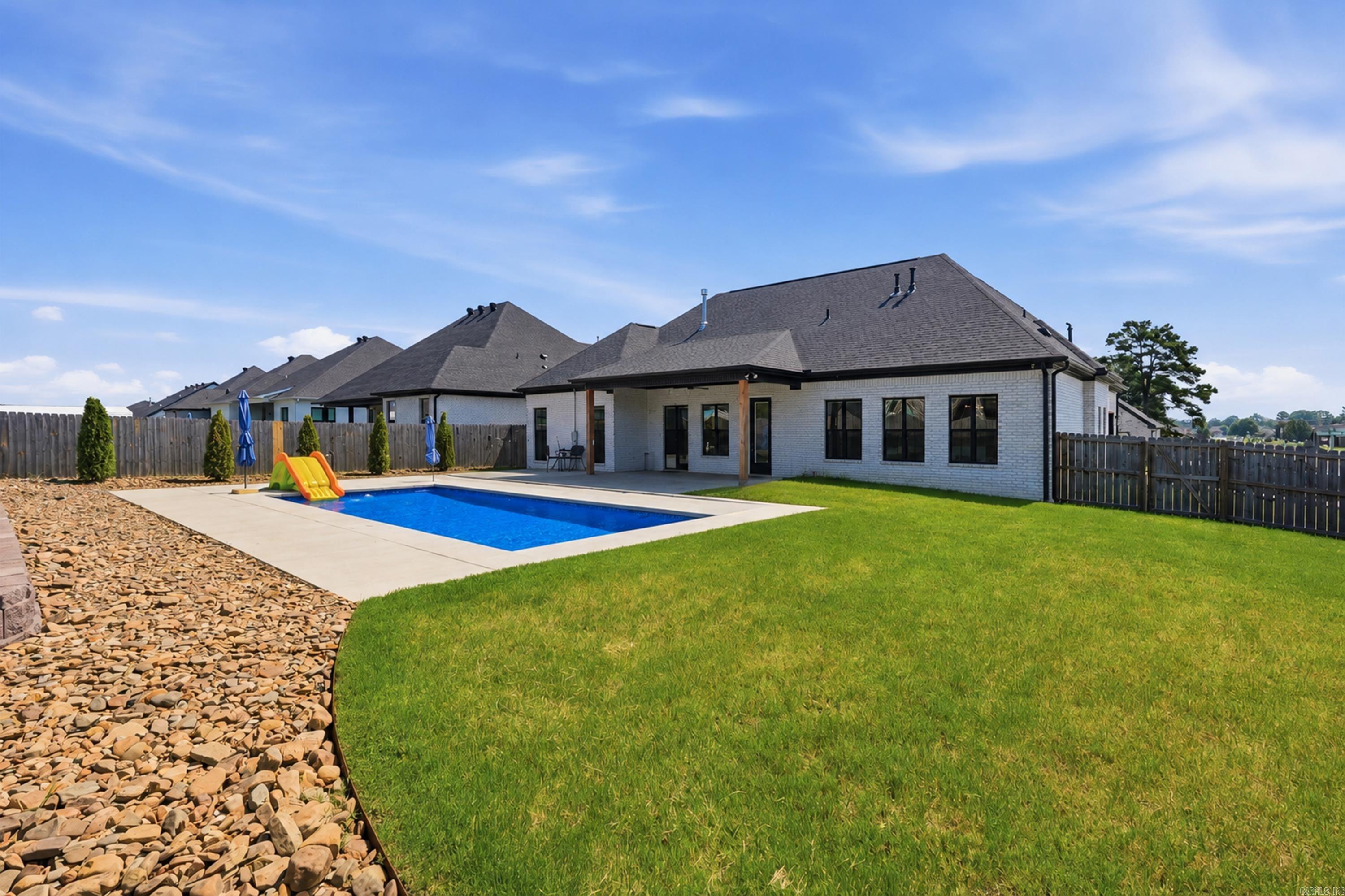 IVY PLACE - Residential
