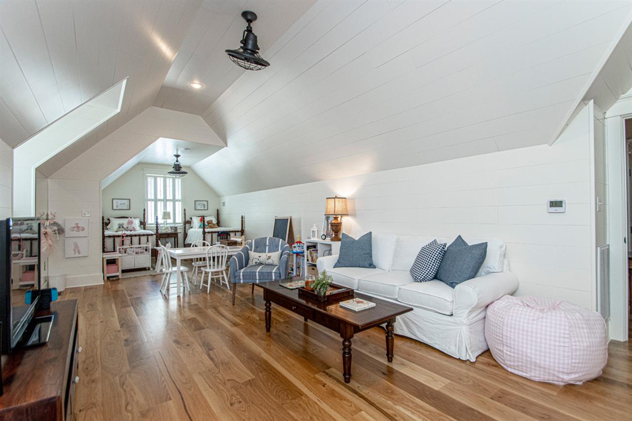 CHENAL VALLEY HALLEN COURT - Residential
