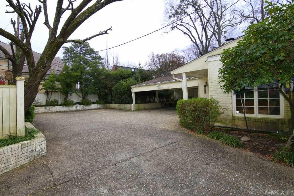 COUNTRY CLUB HGTS - Residential