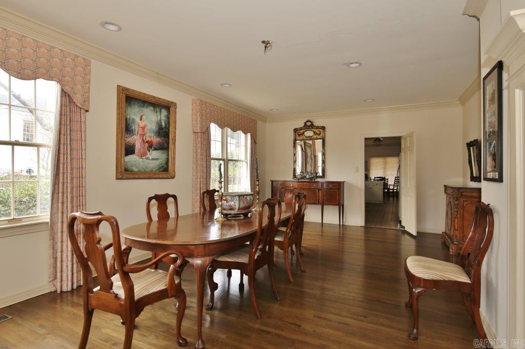 COUNTRY CLUB HGTS - Residential
