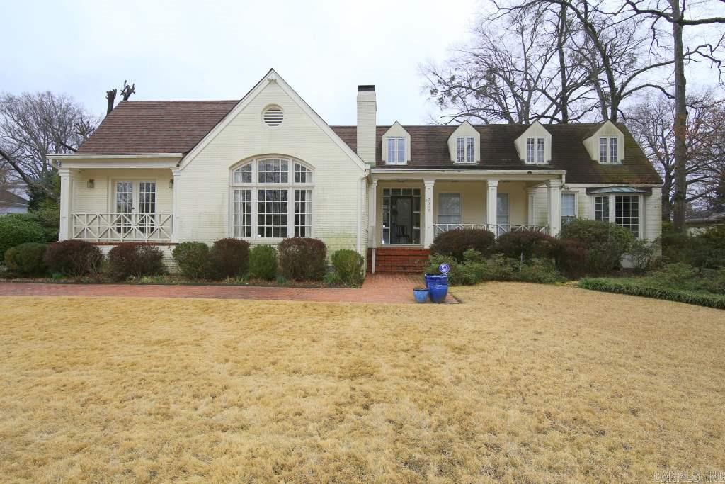 COUNTRY CLUB HGTS - Residential