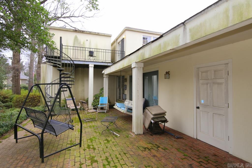 COUNTRY CLUB HGTS - Residential
