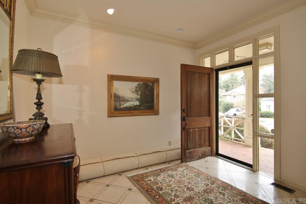 COUNTRY CLUB HGTS - Residential