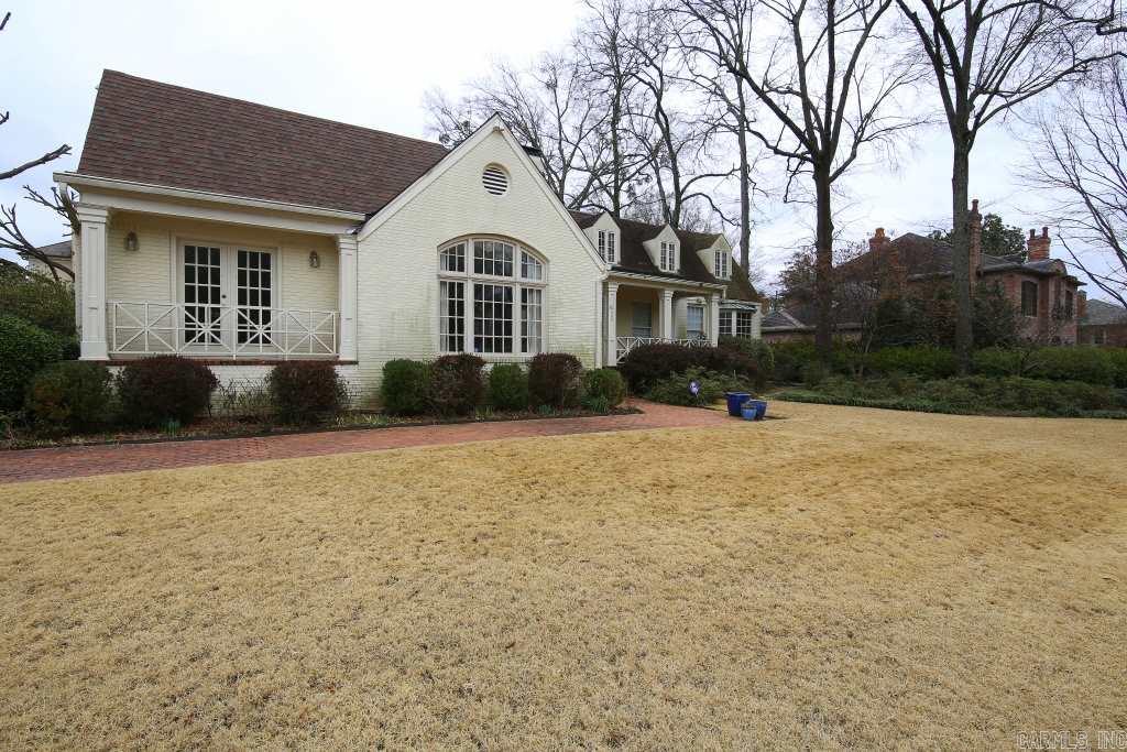 COUNTRY CLUB HGTS - Residential
