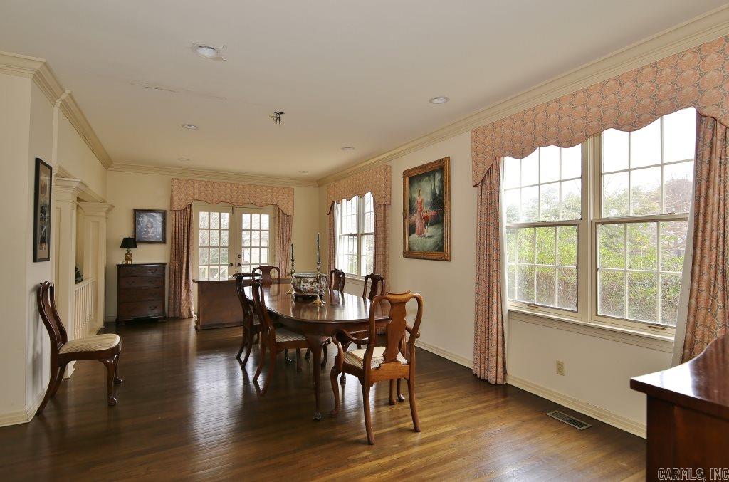 COUNTRY CLUB HGTS - Residential