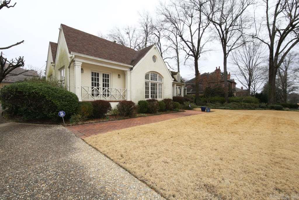 COUNTRY CLUB HGTS - Residential