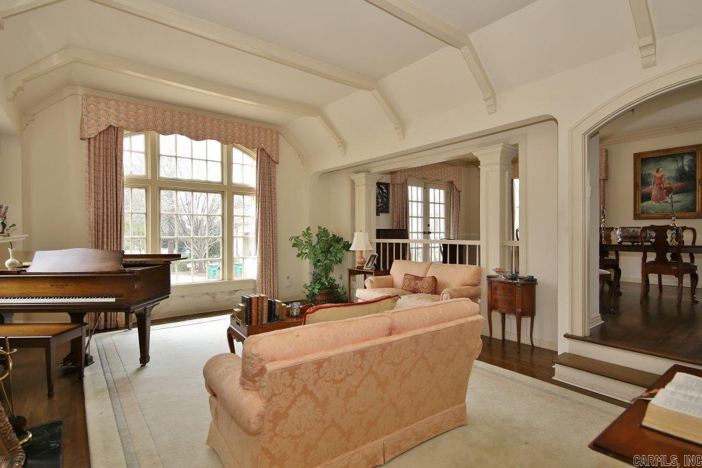 COUNTRY CLUB HGTS - Residential