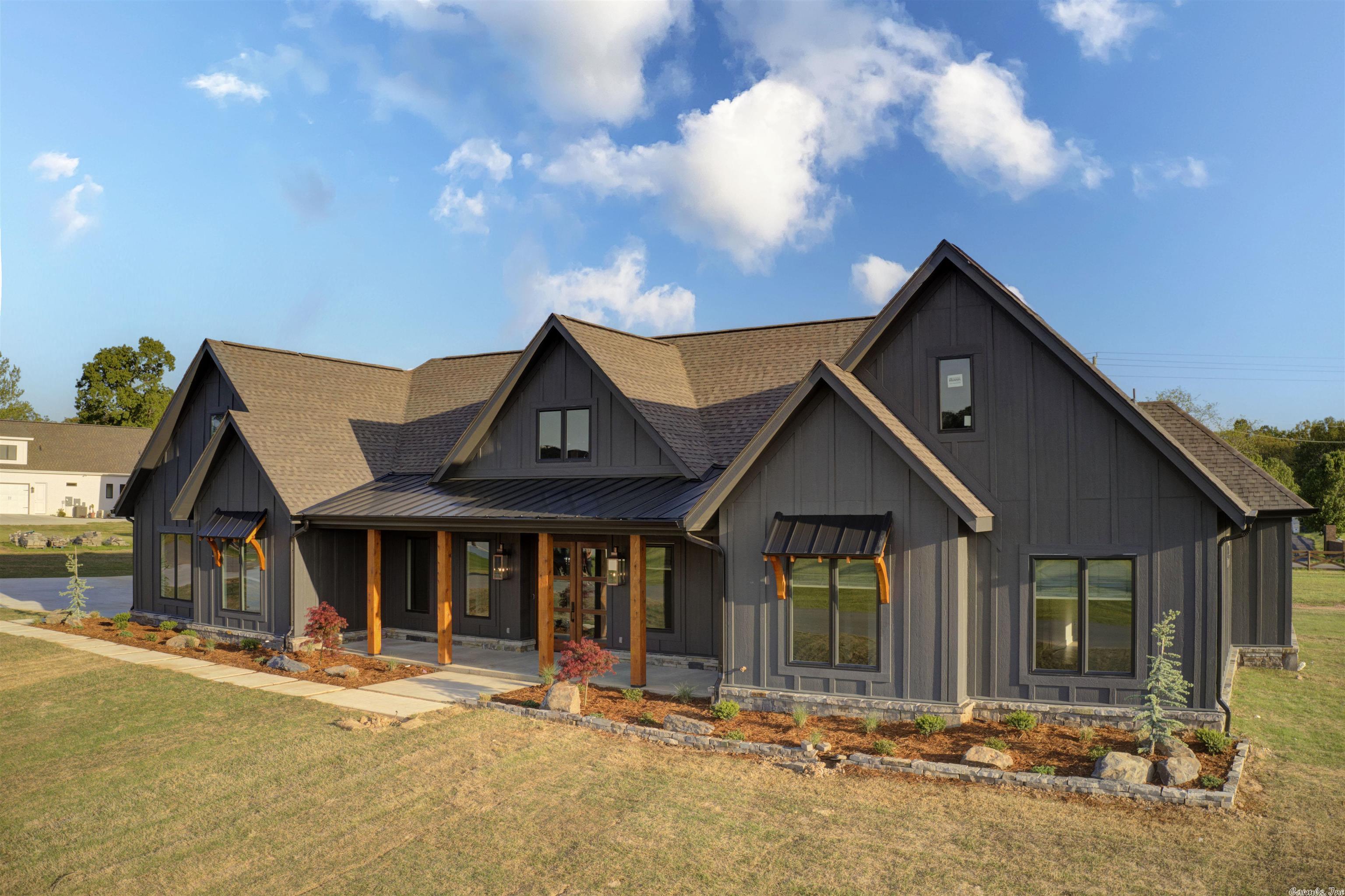 THE STABLES - Residential