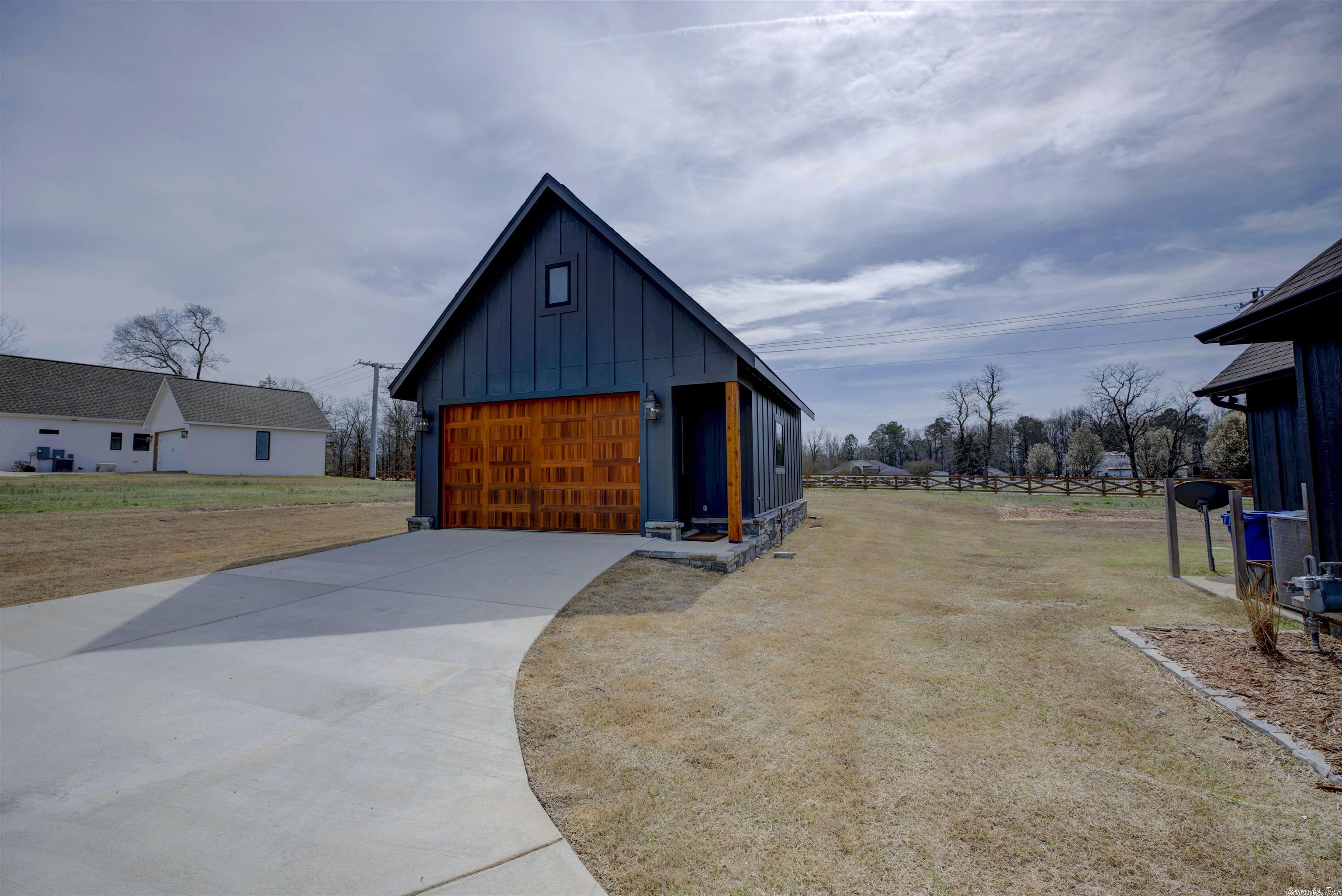 THE STABLES - Residential