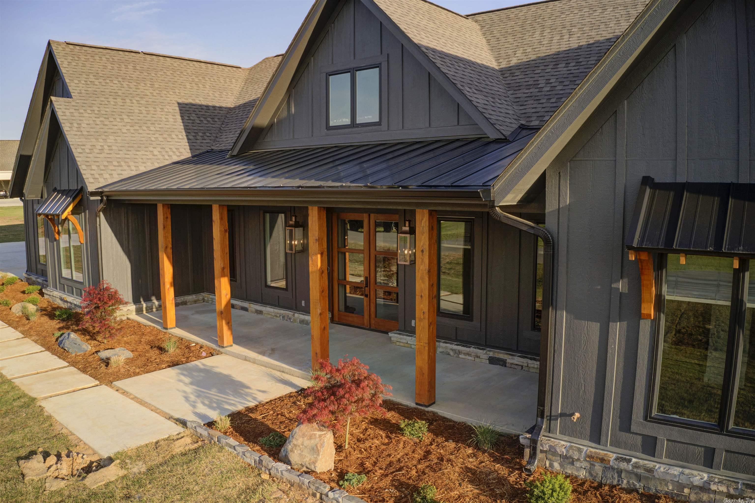 THE STABLES - Residential