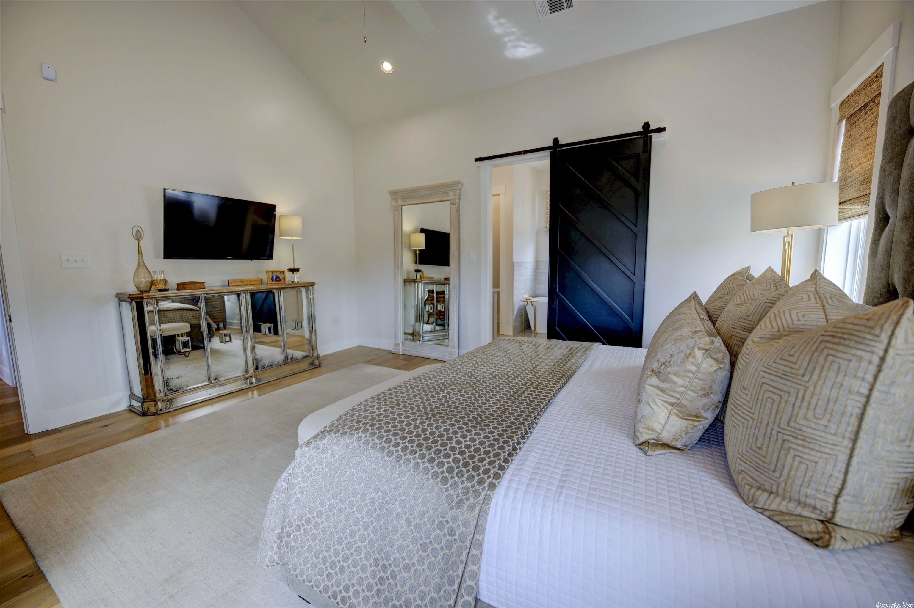 THE STABLES - Residential