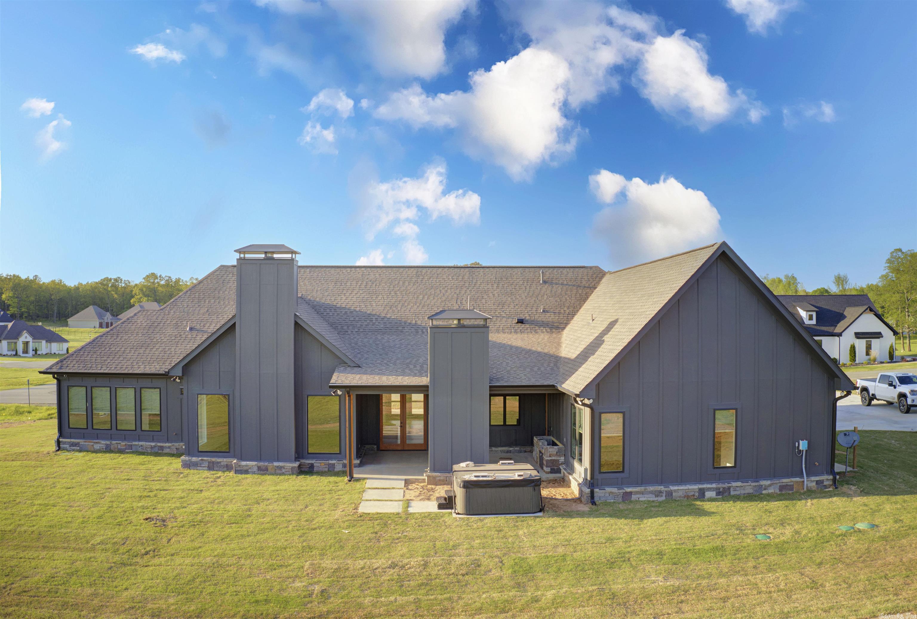 THE STABLES - Residential