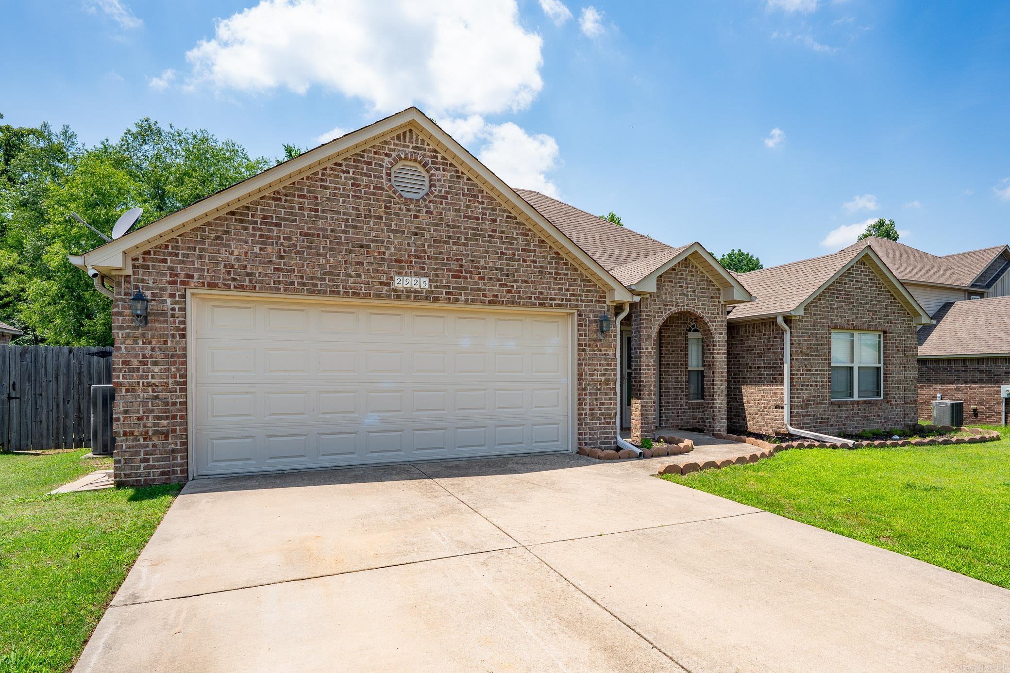 NORTH HILLS - Residential