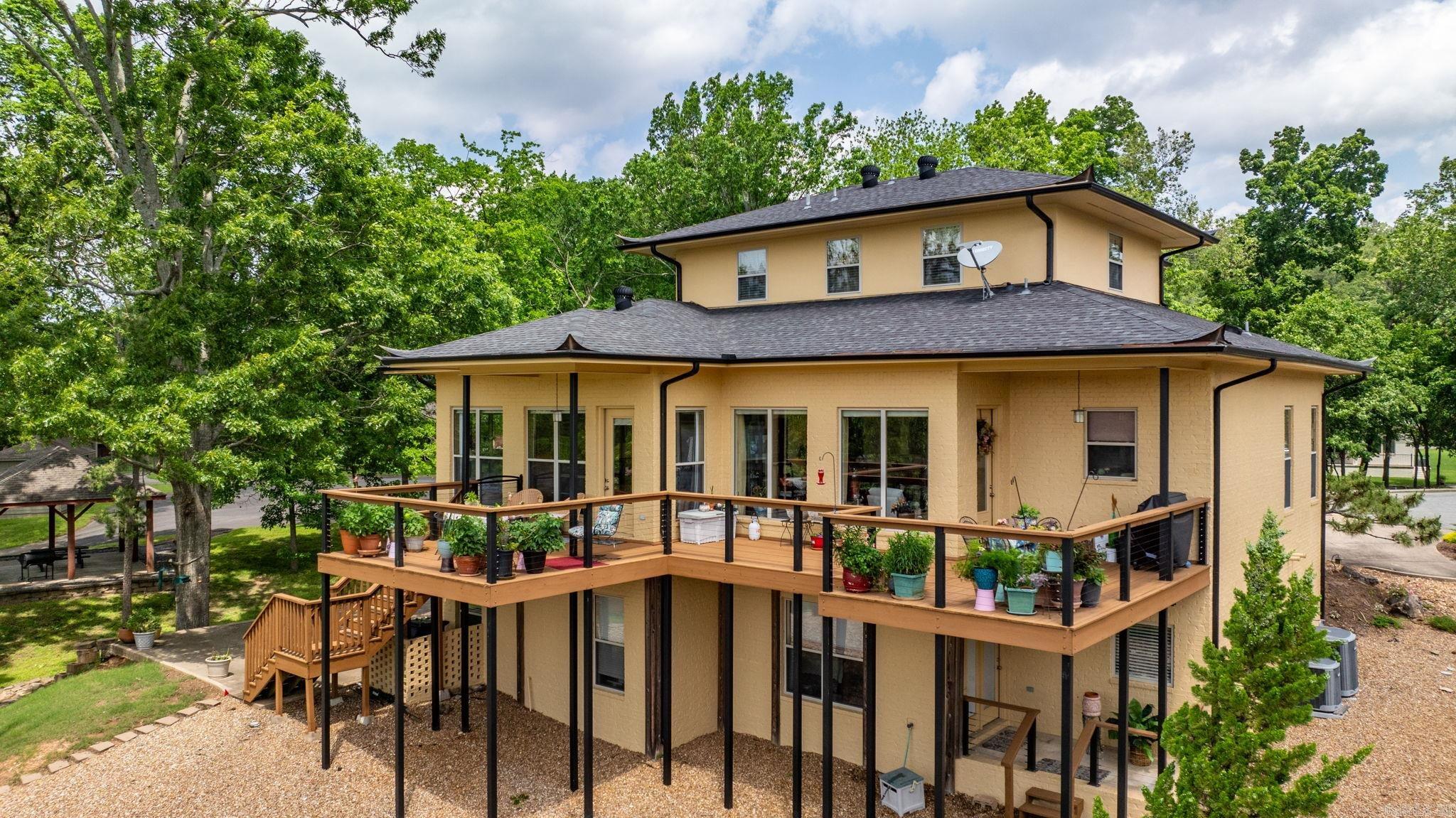 PALISADES HEIGHTS - Residential