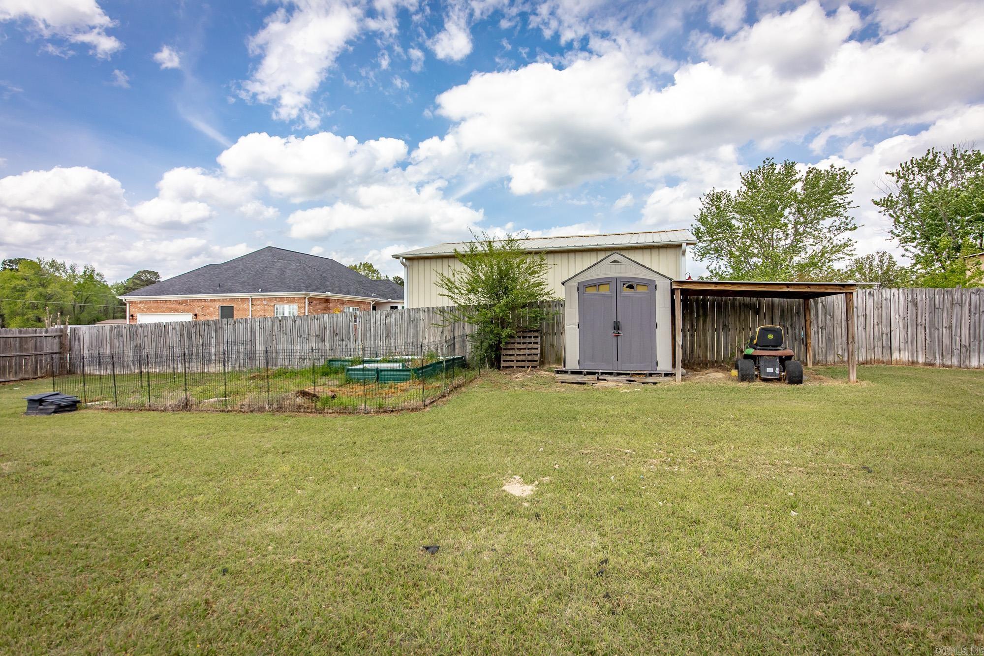 TRIPLE J ESTATES - Residential