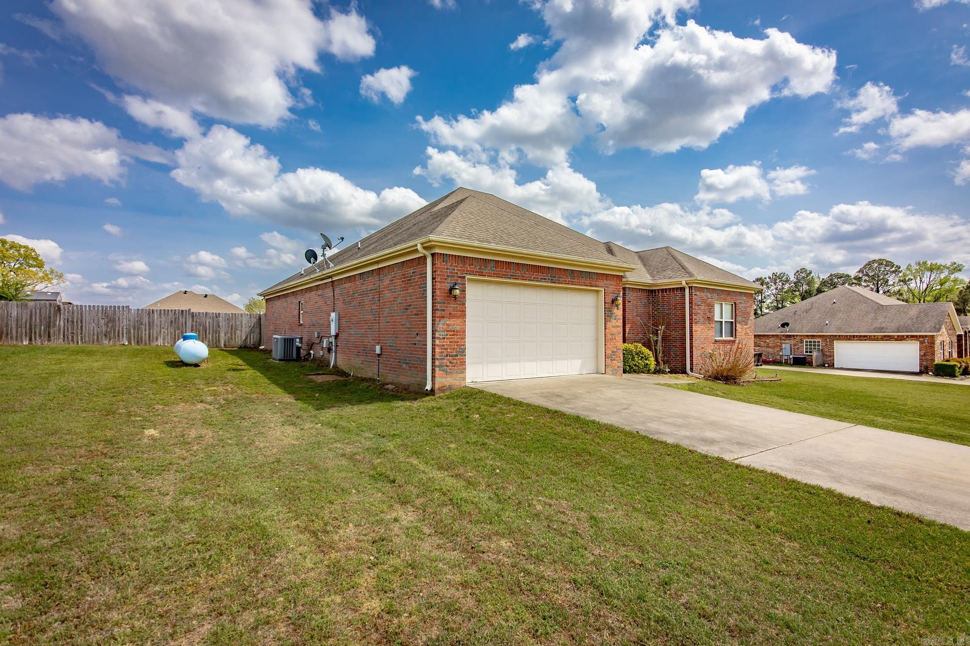 TRIPLE J ESTATES - Residential