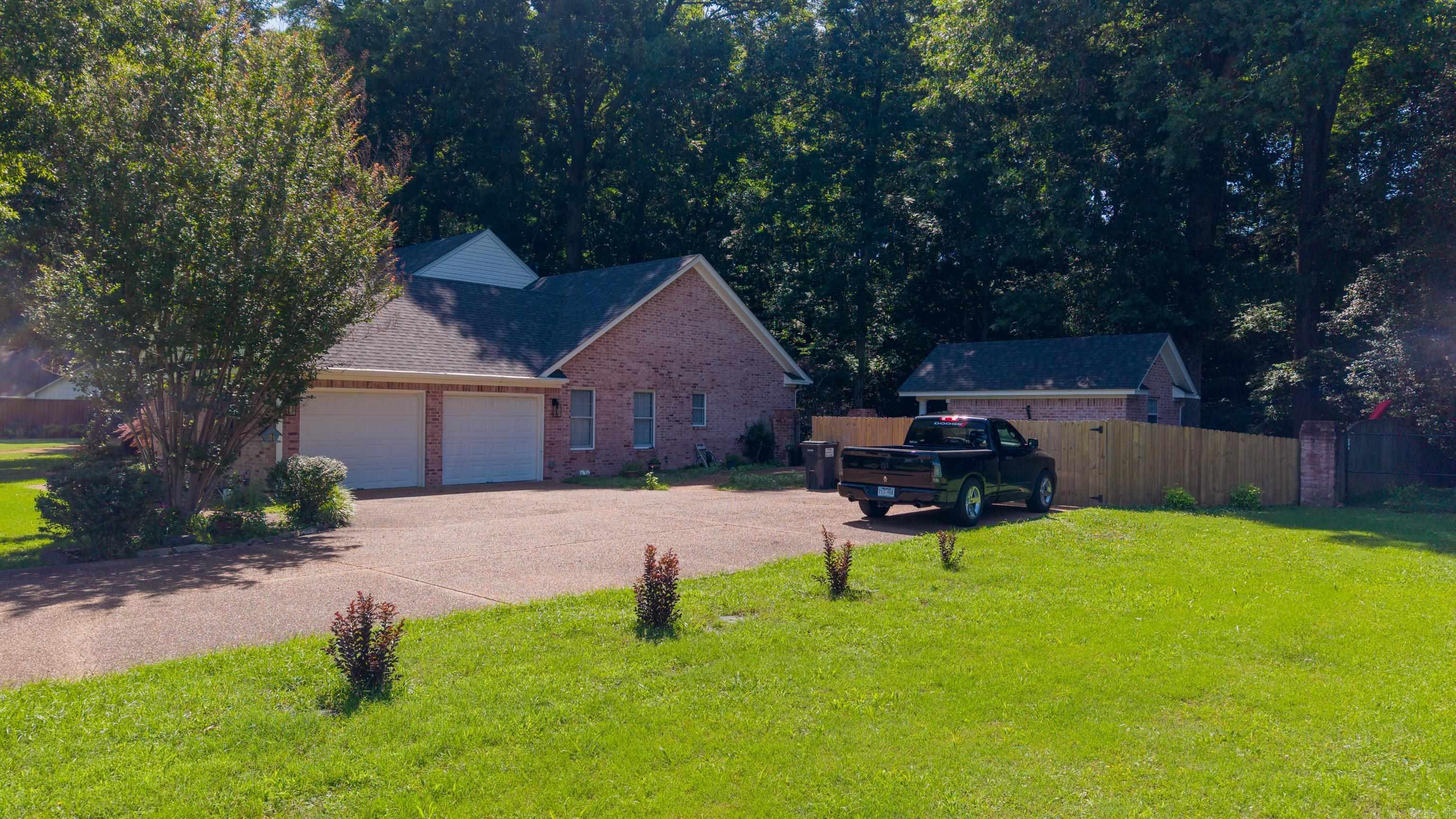 RIVER DRIVE ESTATES - SOUTH - Residential