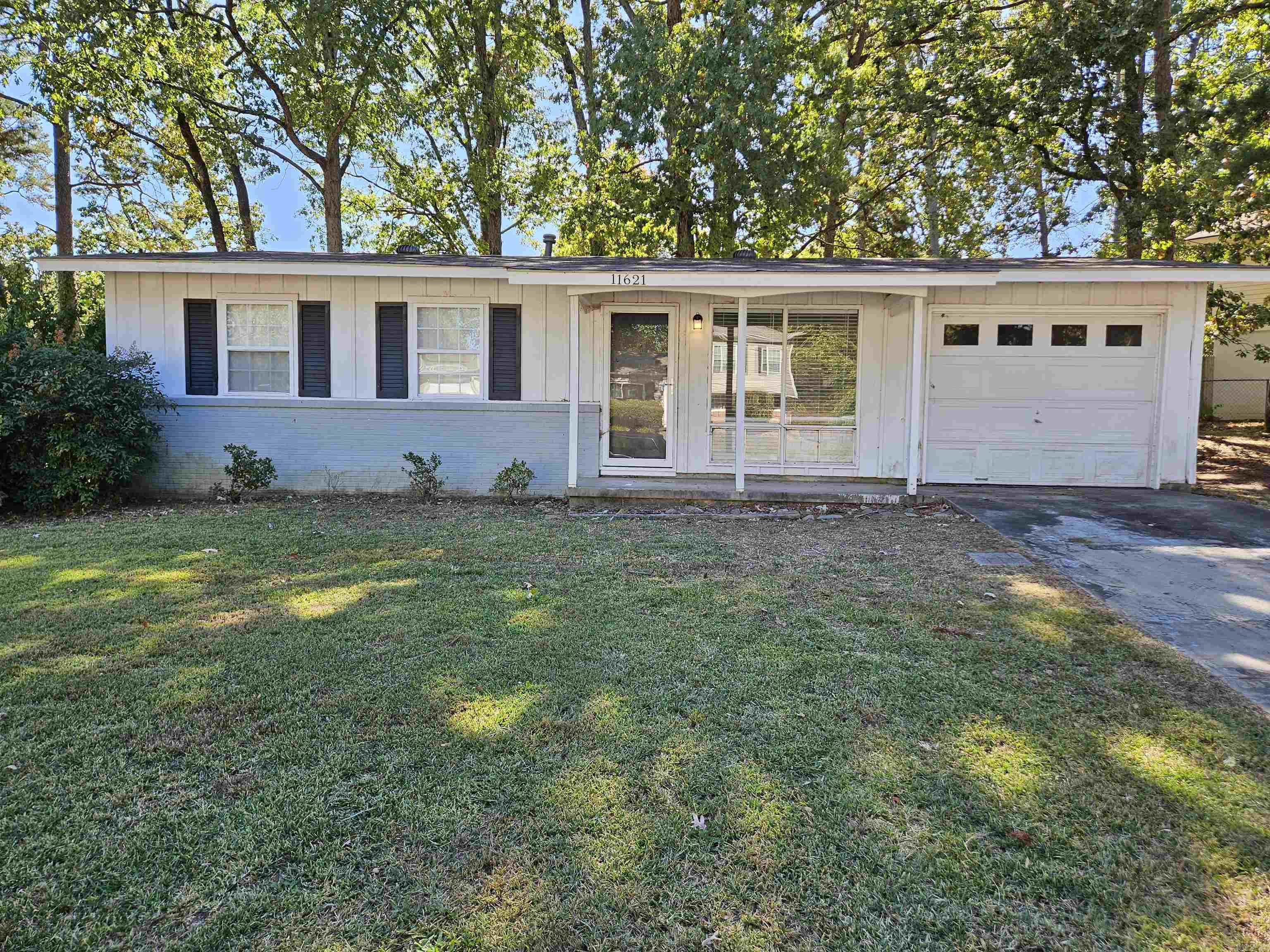 Cute and cozy 3BD/1BA in West Little Rock that is waiting for you to call home. Luxury Vinyl flooring throughout. Granite countertops in kitchen. Washer/dryer included. Ceiling fans in bedrooms. Plenty of yard space for anyone with kids or pets. 1-car garage. Close to shopping, dining, and much more! This property is managed by Hoffman Team so beware of scammers - we will never ask you to Cashapp us money. The lease for this property is for 18 months to 2 years with a 3% increase after the first year. Income must be 3x the amount of rent. Deposit, first month’s rent, and the $50 administration fee due before move in. This property does not accept section 8. This property is currently occupied so please reach out to the Hoffman Team to schedule a showing. We are open 8:30-4:30 Monday through Friday, 5012328964.