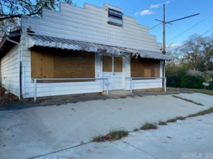 Come see this piece of North Little Rock history and let your creativity transform this property to a single-family home or duplex.  Make your dreams come to life by customizing your own space. No Seller's Disclosure. Sold as is, where is, with all faults. Seller will not turn on utilities.