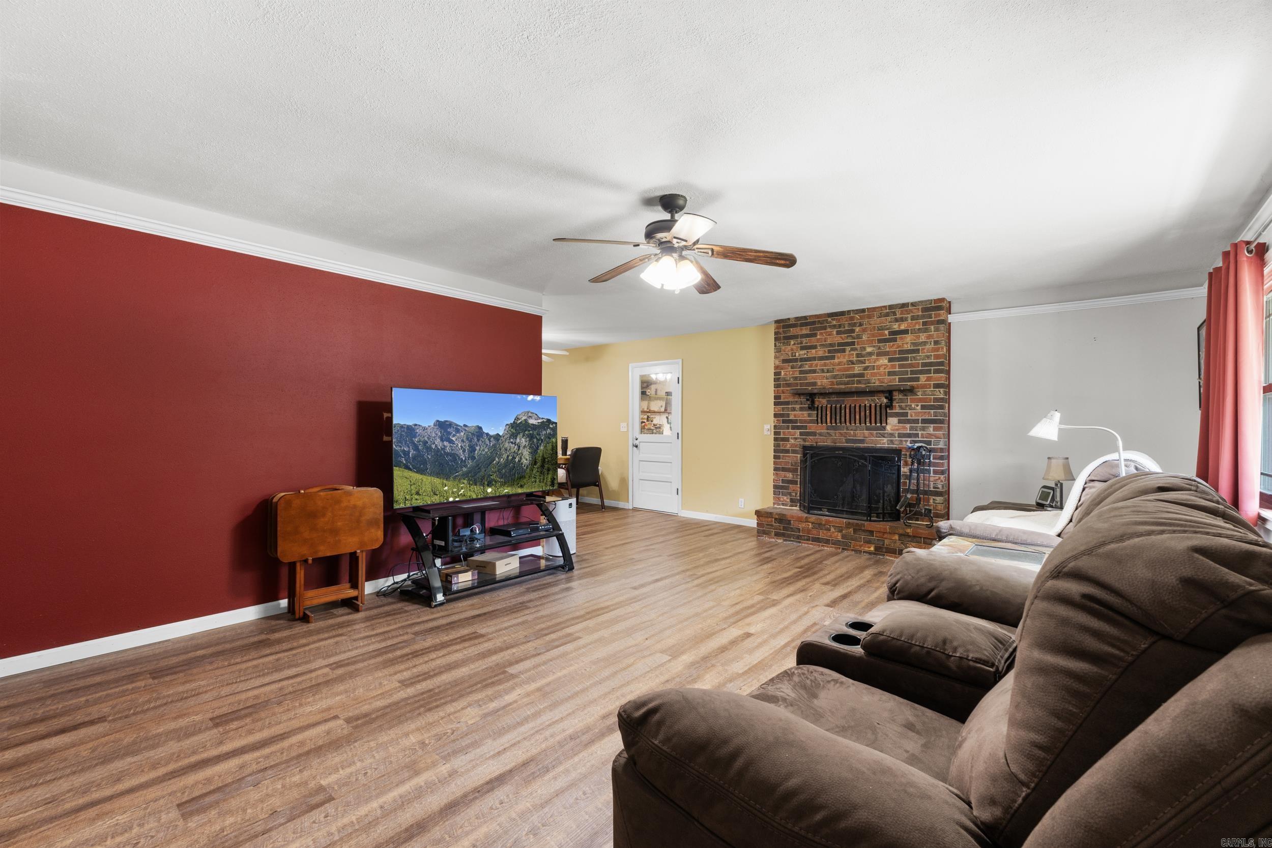 EAST SIDE FEW ACRES - Residential