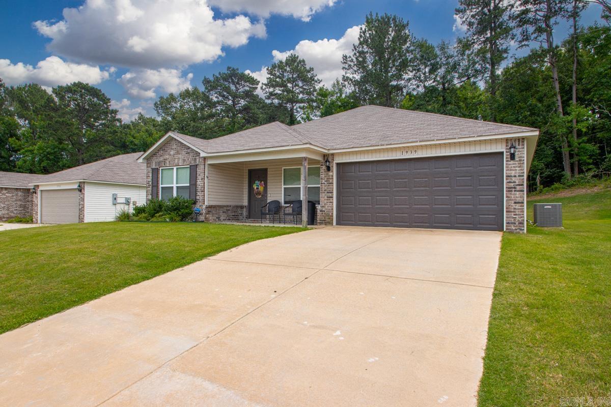 AUBURN HILLS - Residential