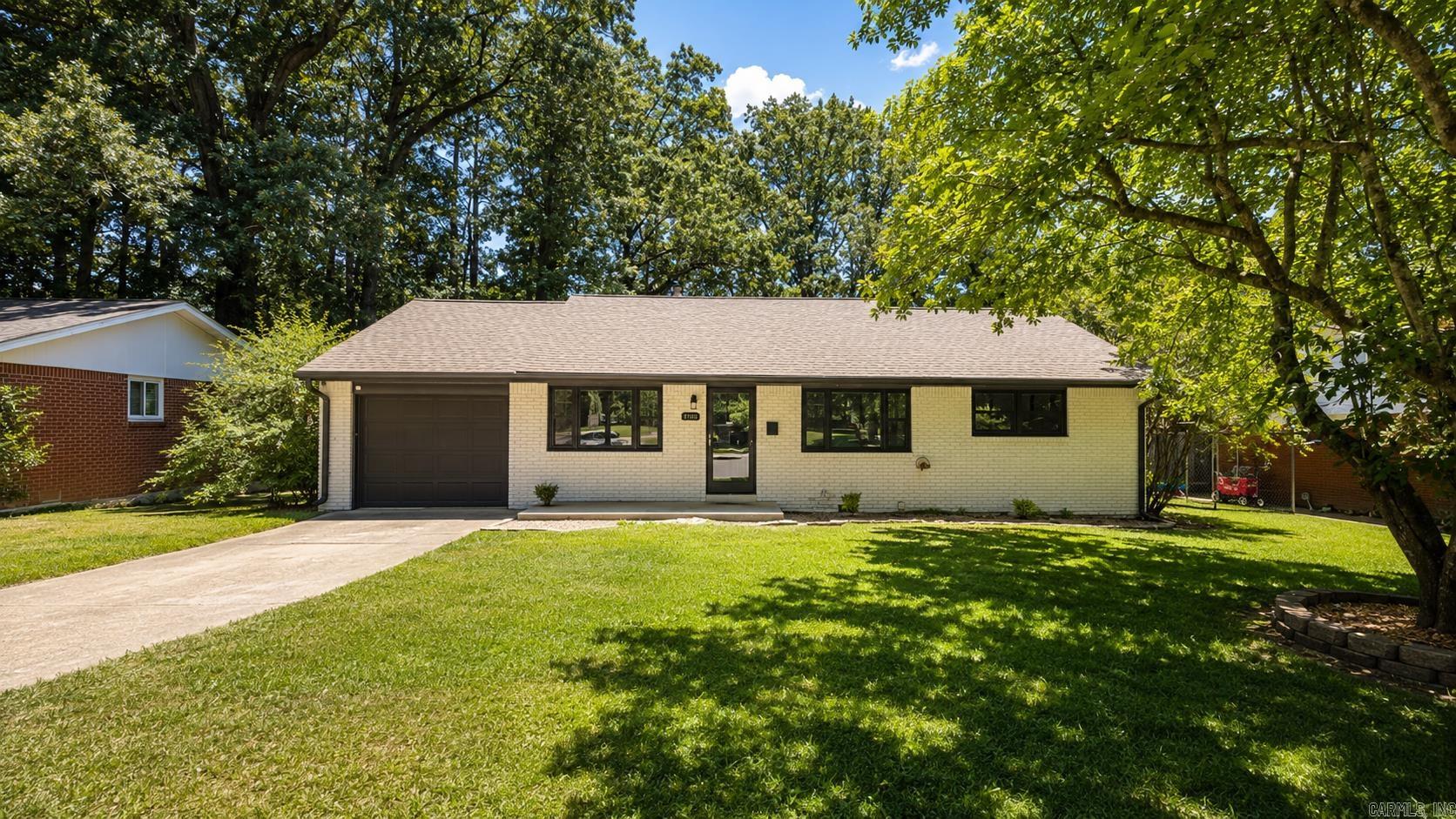 WATSON MANOR - Residential