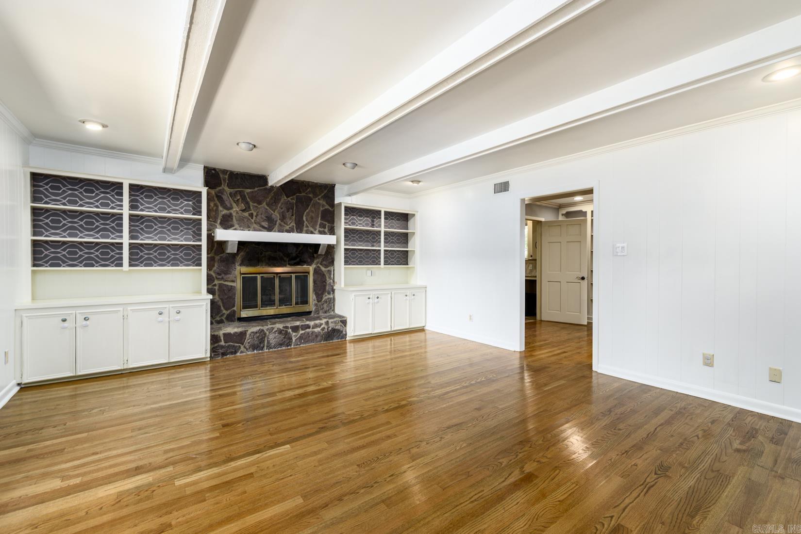 PEBBLE BEACH PARK - Residential