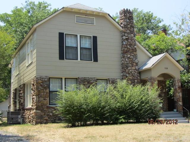 Great 2 story, 4 bedroom, 2 bath home in Hillcrest!