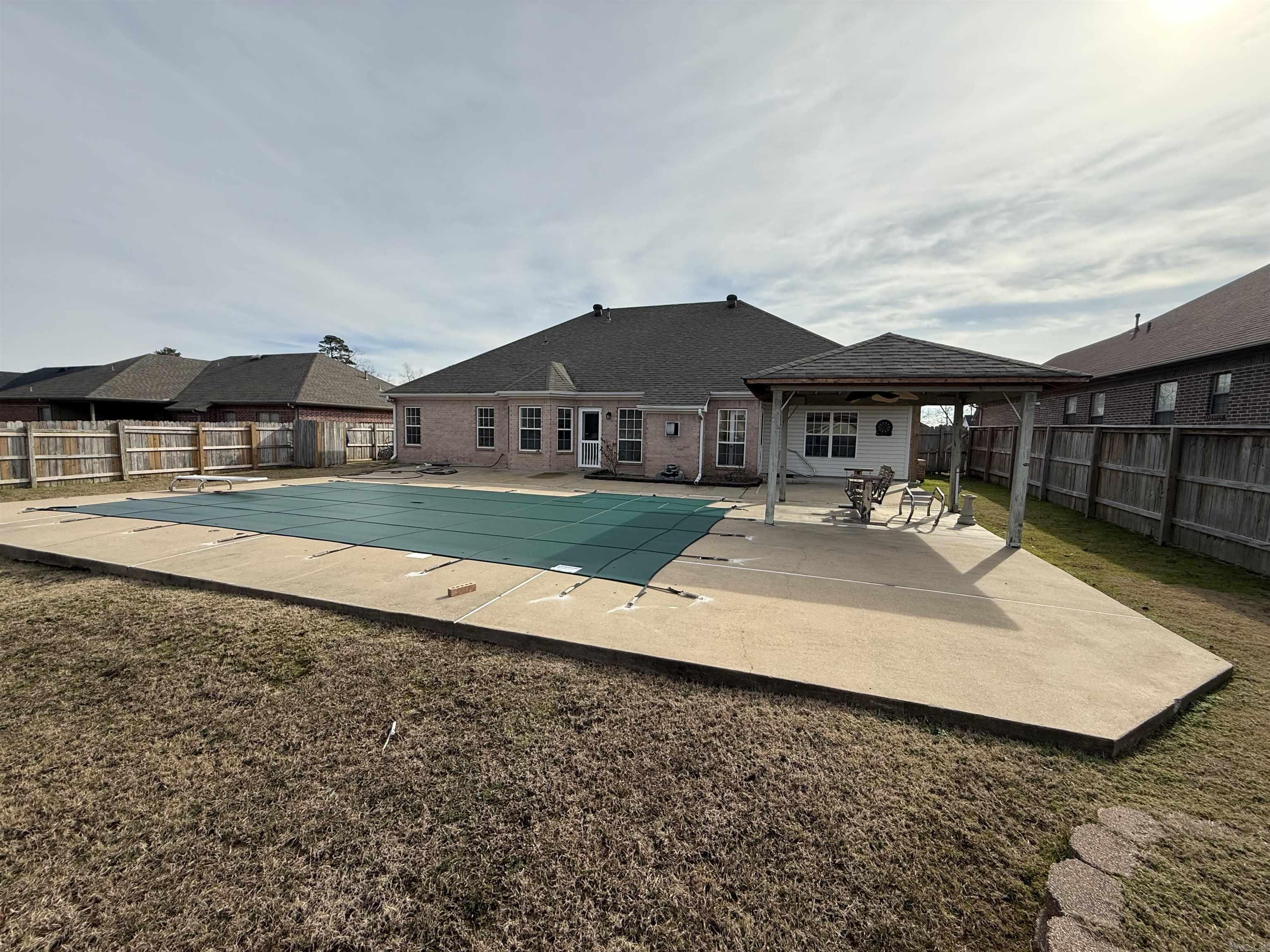 WOODLANDS EDGE - Residential