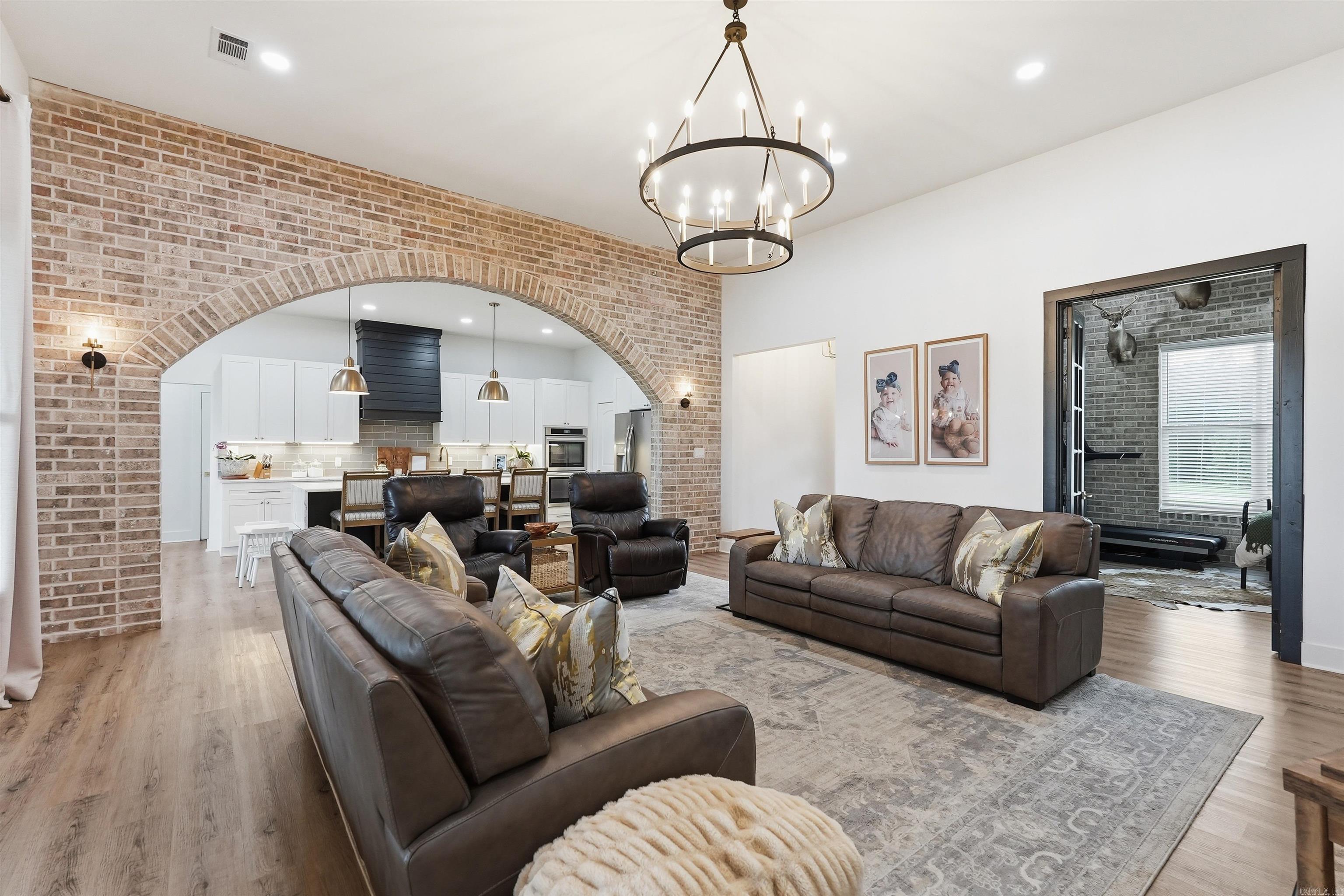EAGLE RIDGE ESTATES - Residential