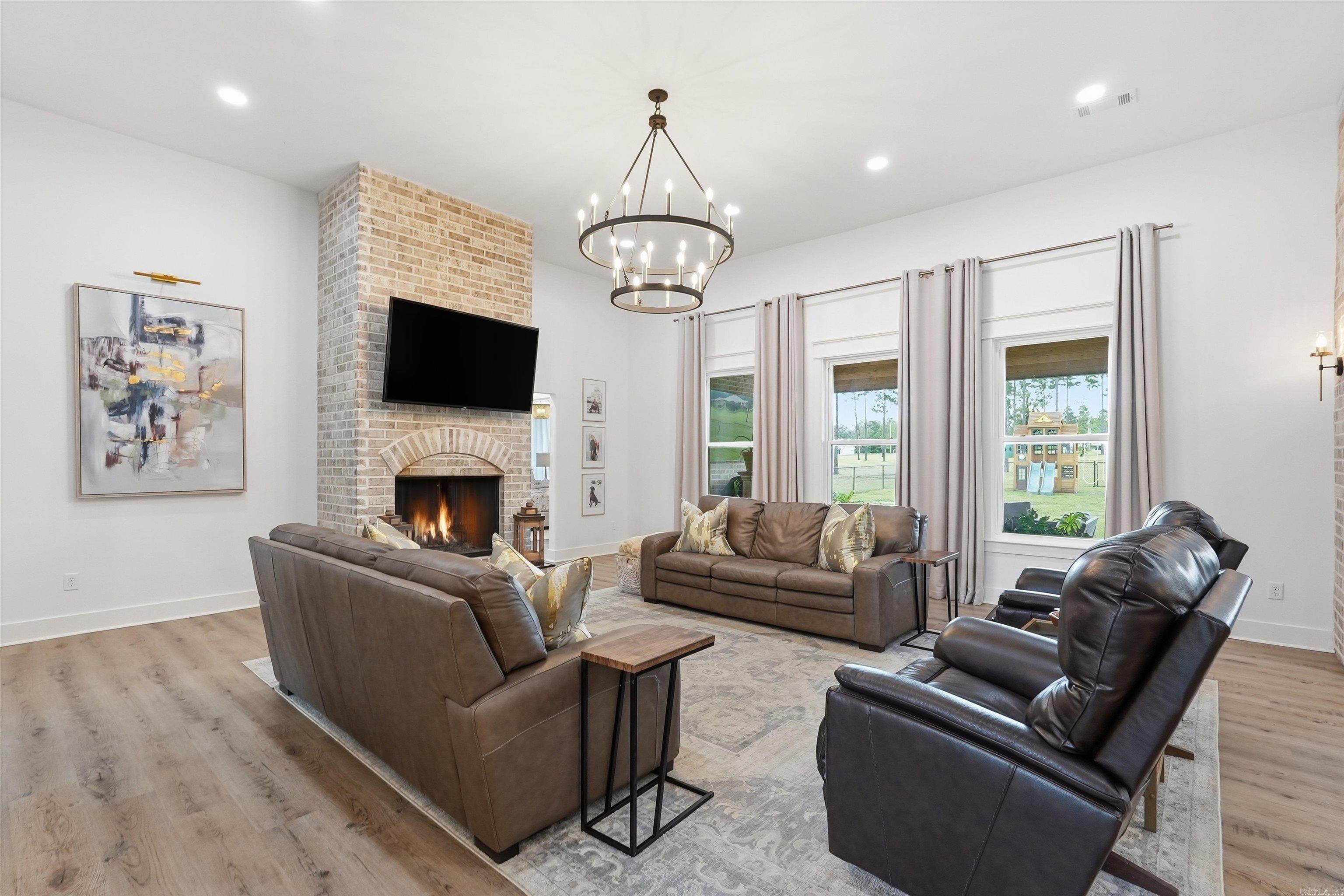 EAGLE RIDGE ESTATES - Residential
