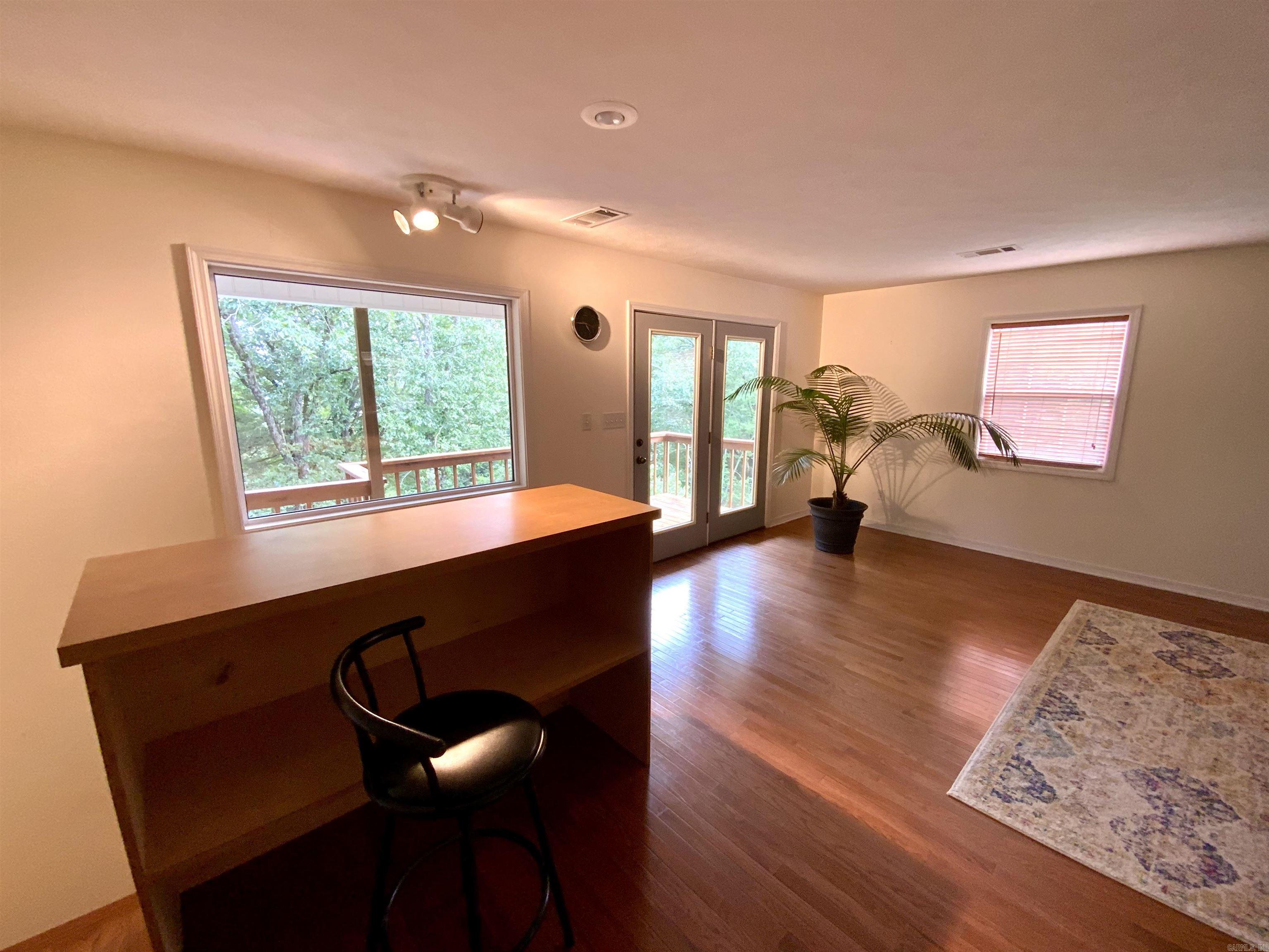 CRICKET COVE - LAKE - Residential