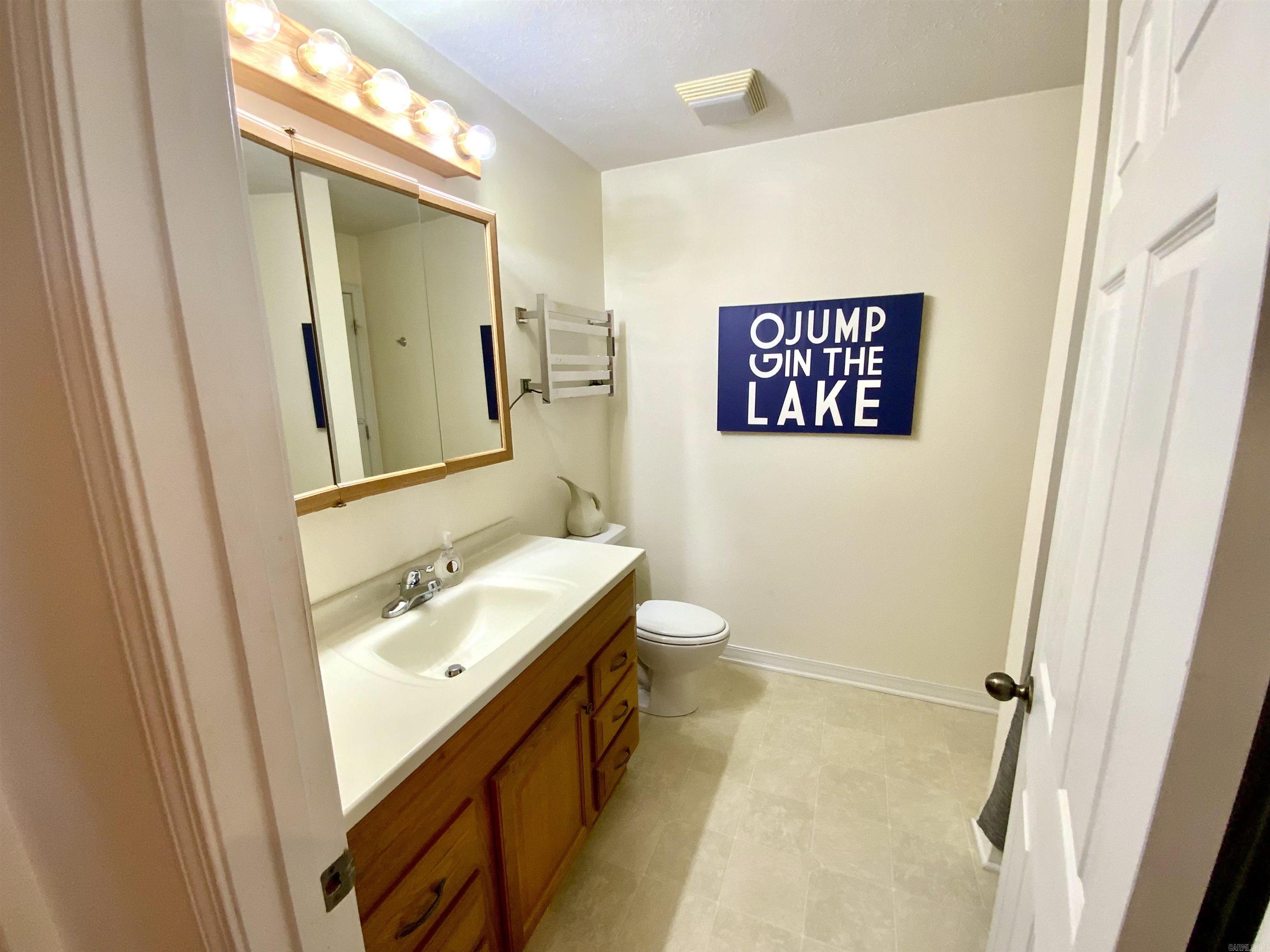 CRICKET COVE - LAKE - Residential