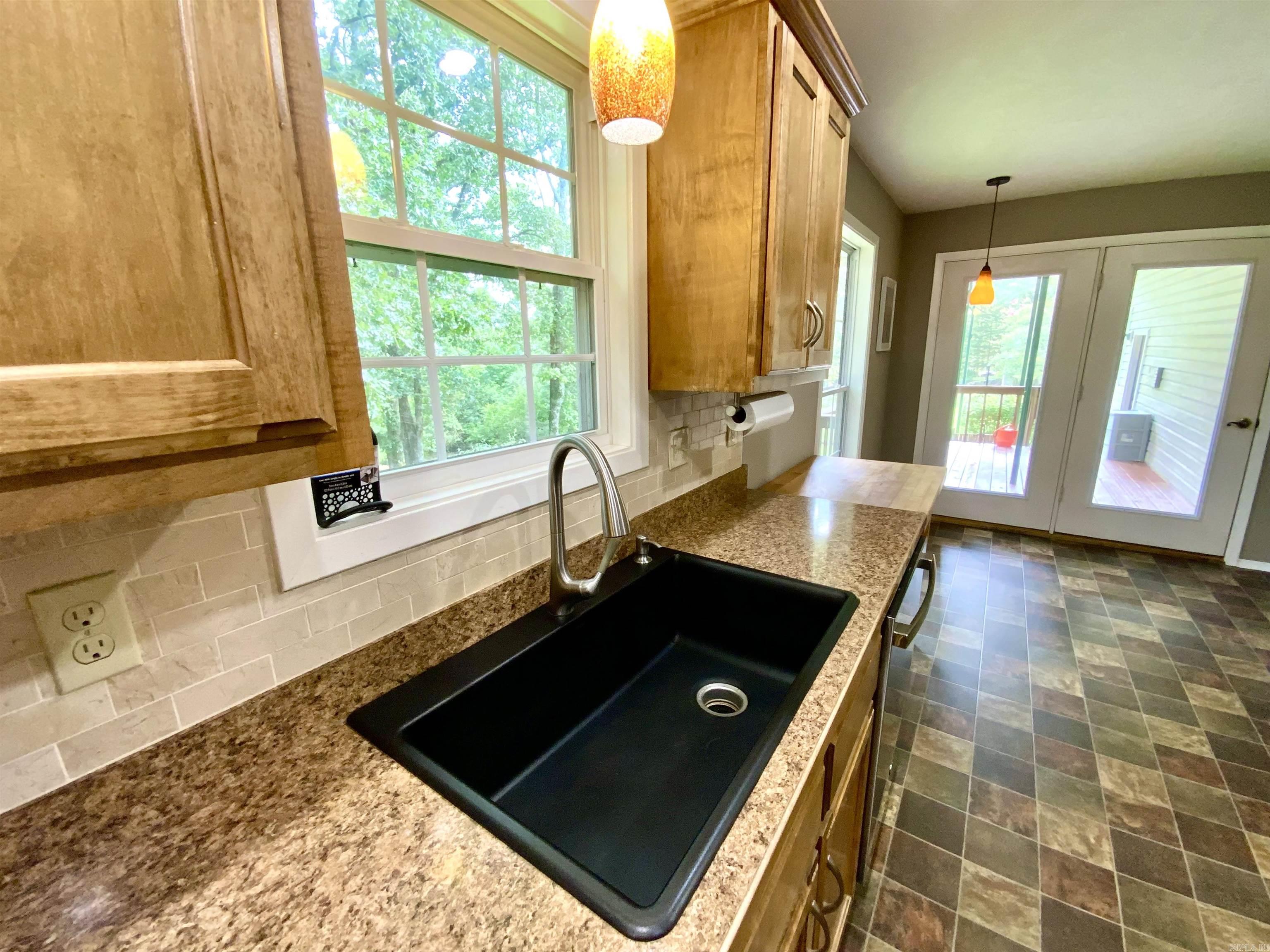 CRICKET COVE - LAKE - Residential