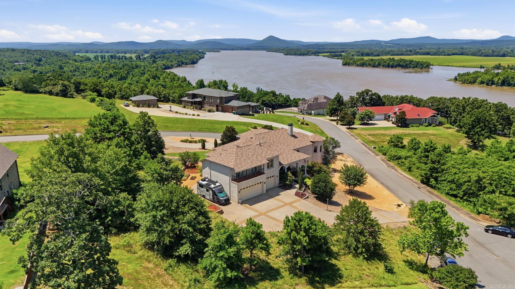 MOUNTAIN CREST ESTATES - Residential